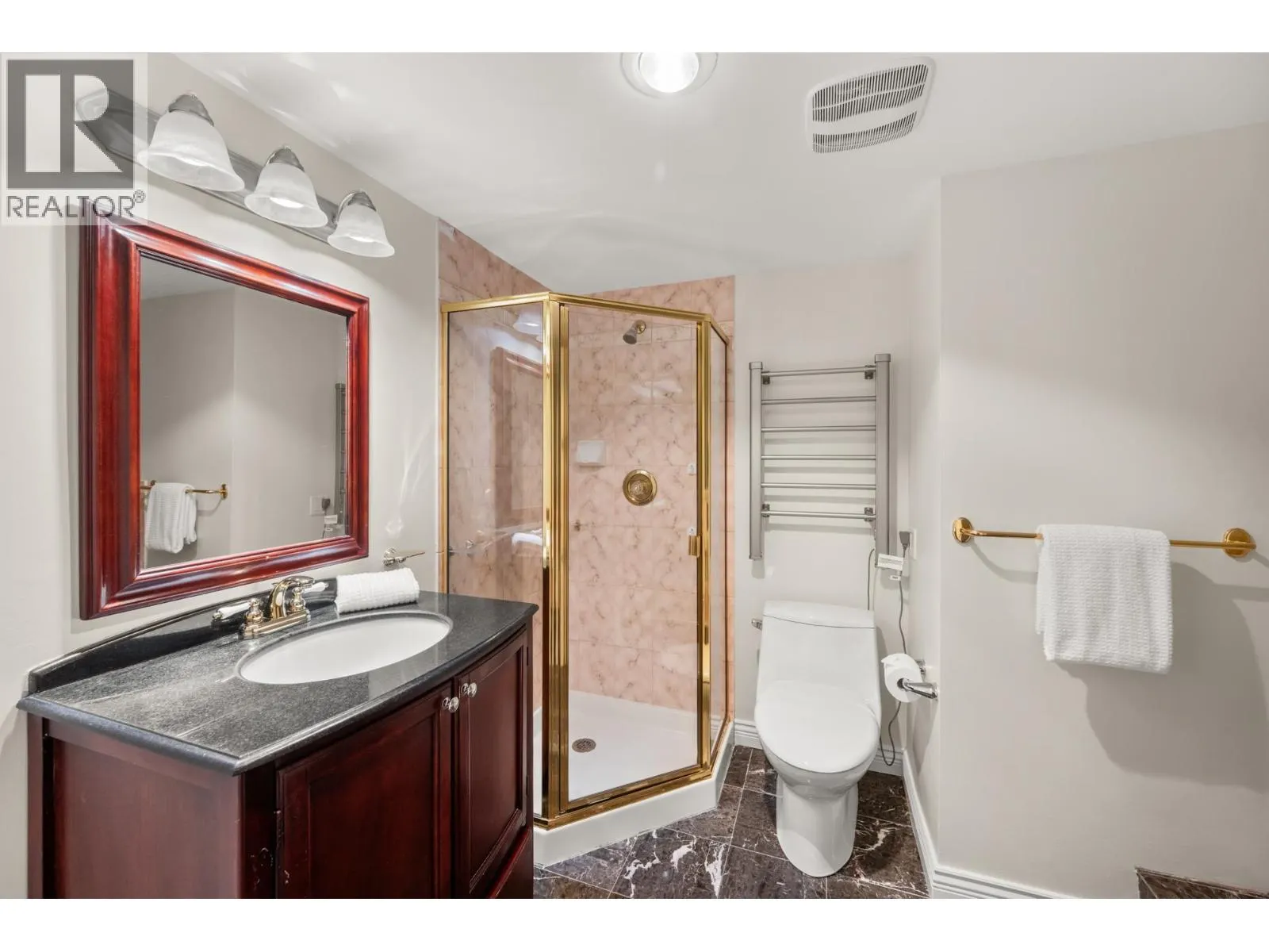 105 5 RENAISSANCE SQUARE