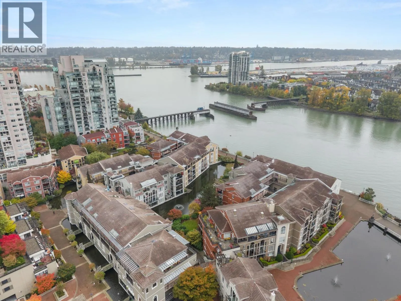 105 5 RENAISSANCE SQUARE