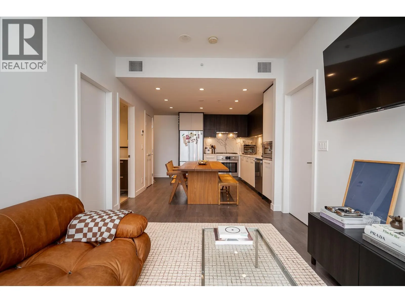 1701 567 CLARKE ROAD