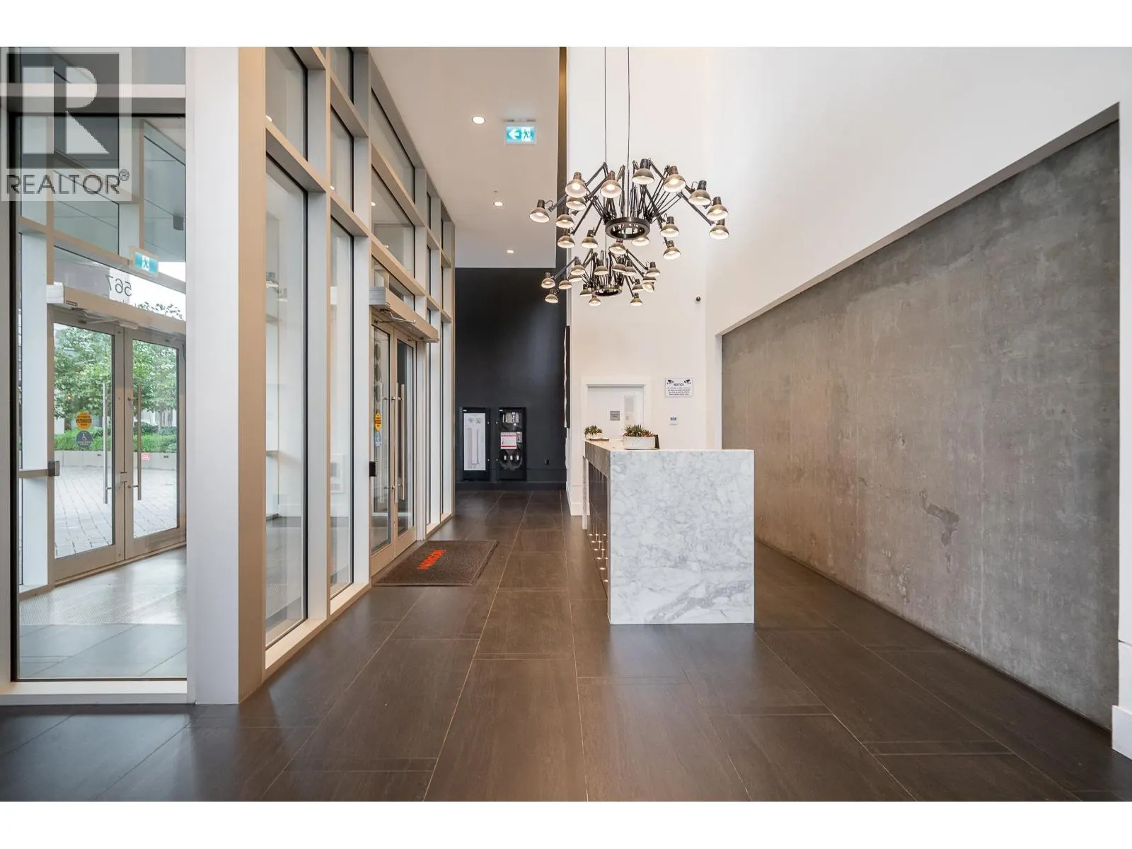 1701 567 CLARKE ROAD