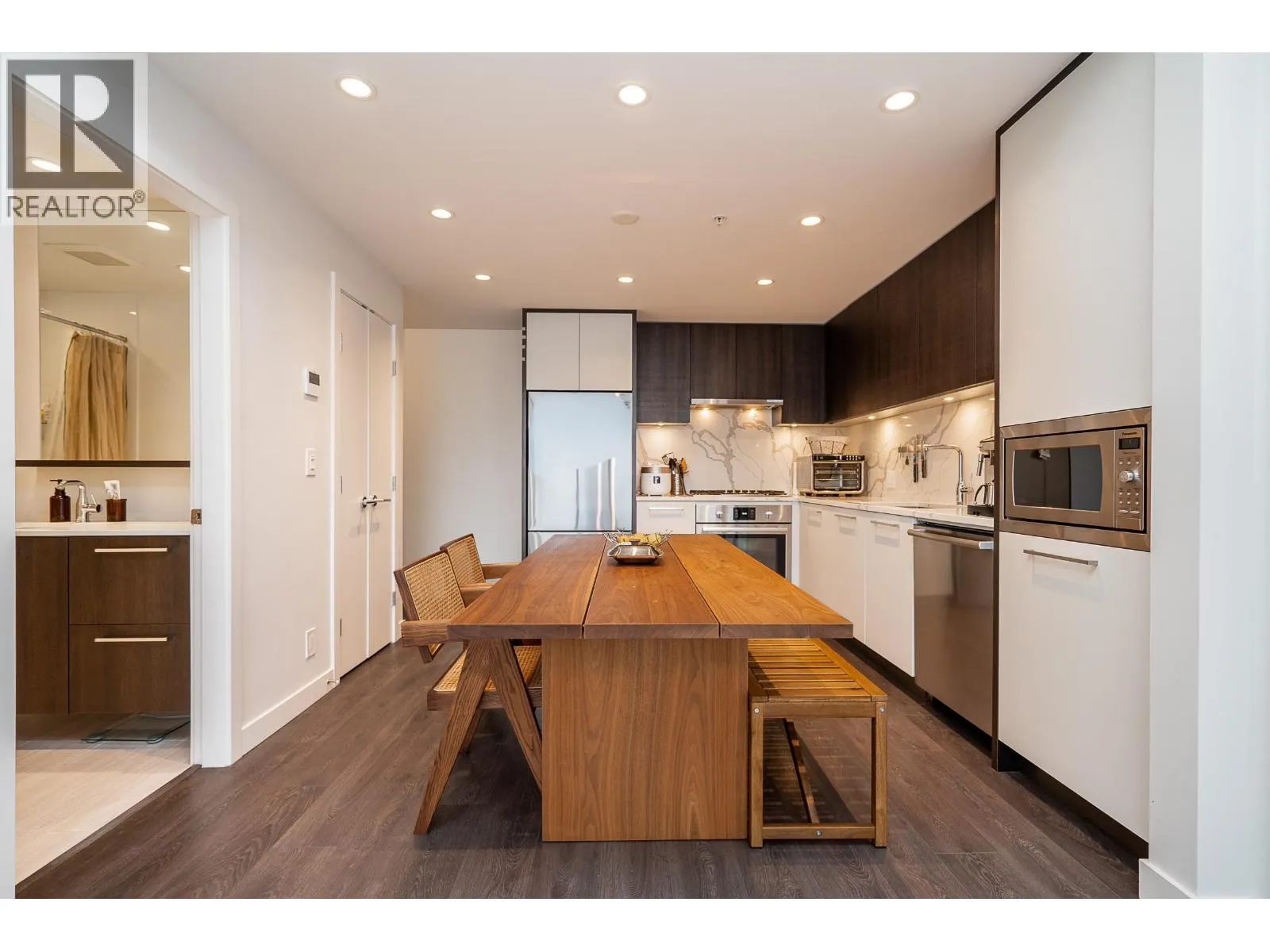 1701 567 CLARKE ROAD
