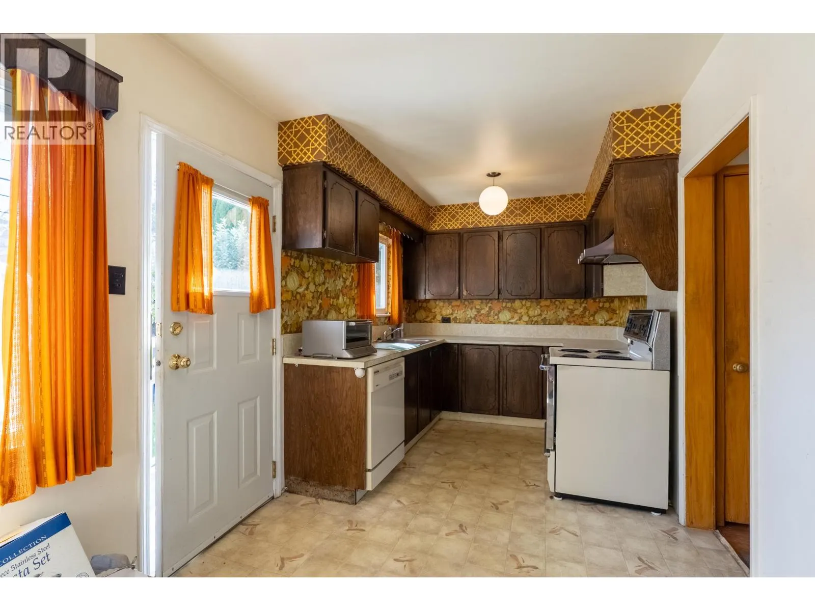 4370 BRIARWOOD CRESCENT