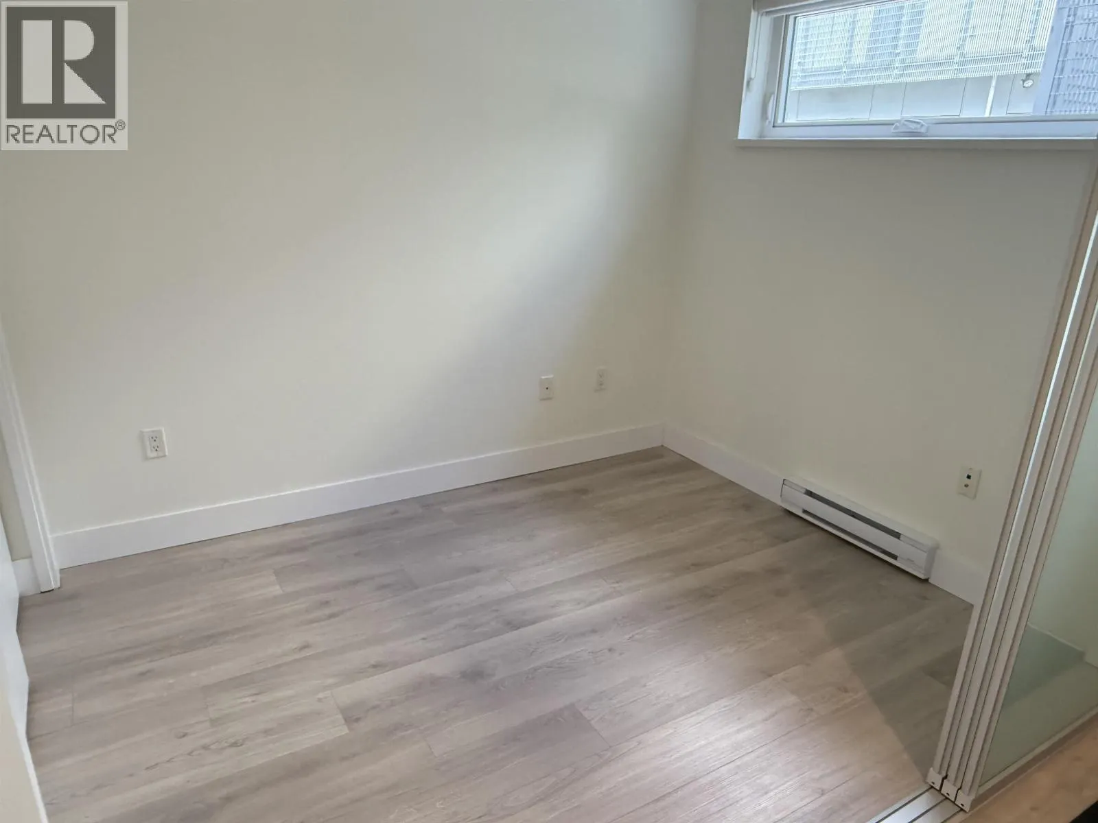 208 626 ALEXANDER STREET