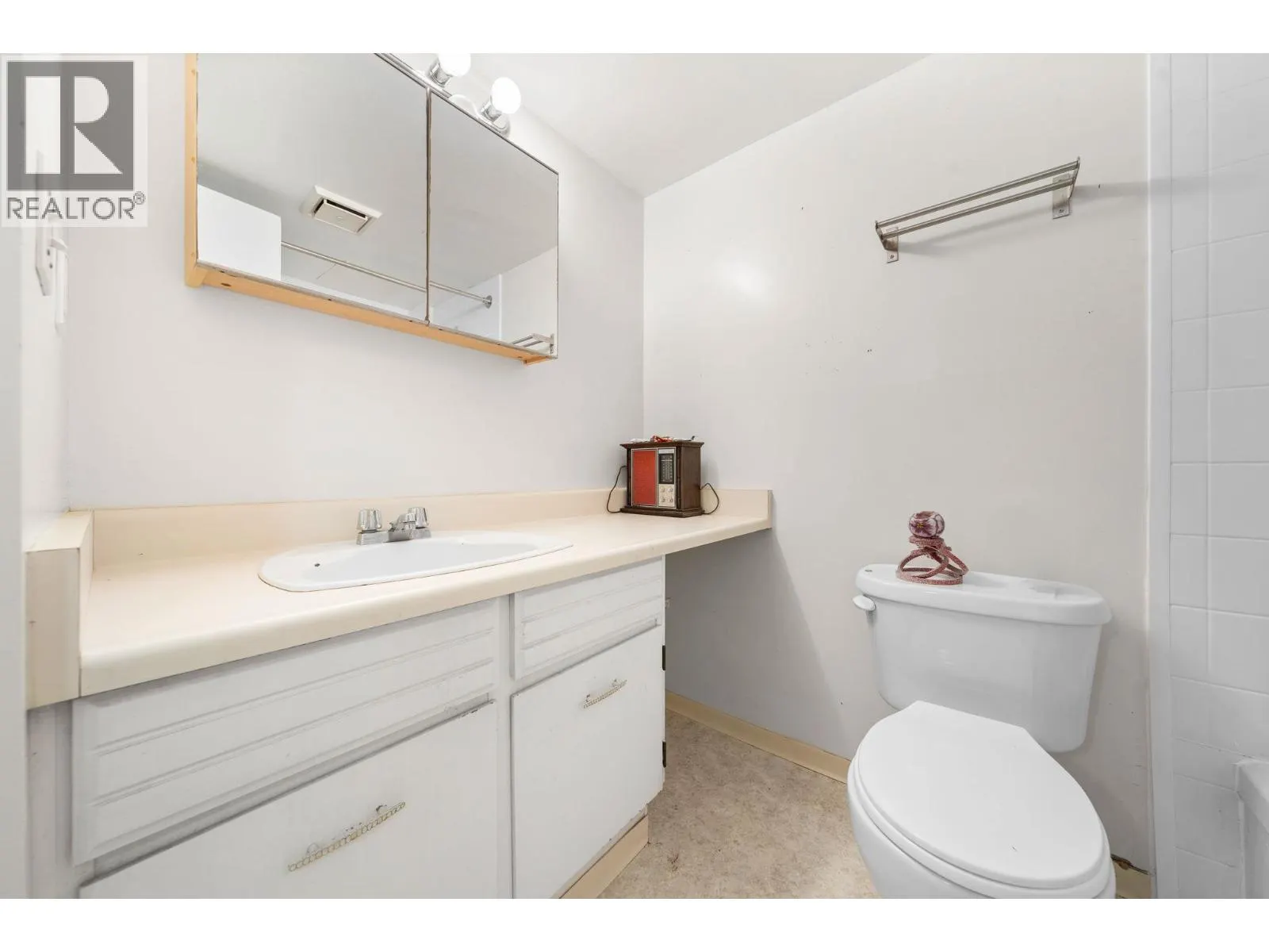 1906 145 ST. GEORGES AVENUE