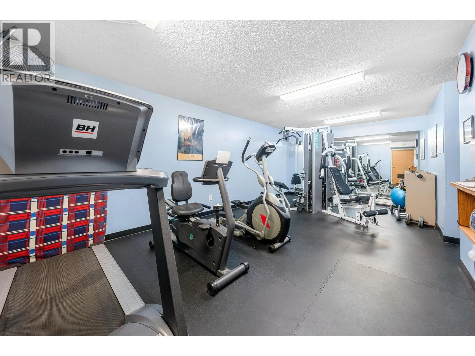 1906 145 ST. GEORGES AVENUE