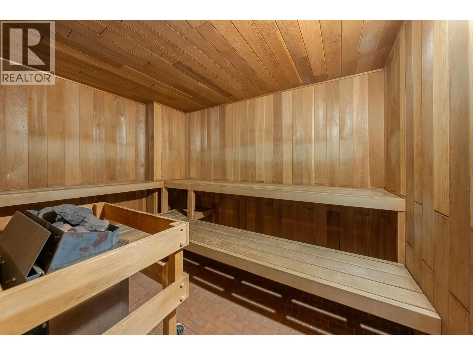 1906 145 ST. GEORGES AVENUE