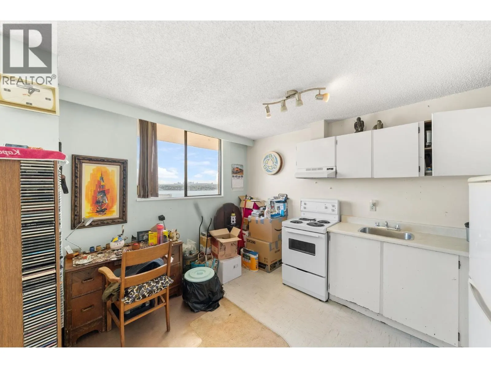 1906 145 ST. GEORGES AVENUE