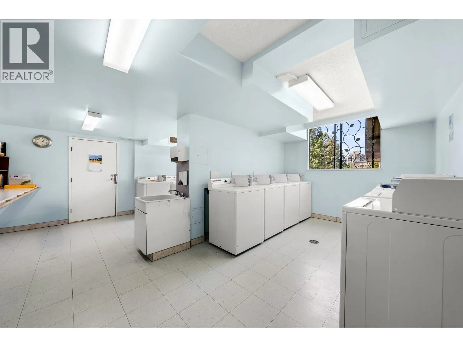 1906 145 ST. GEORGES AVENUE