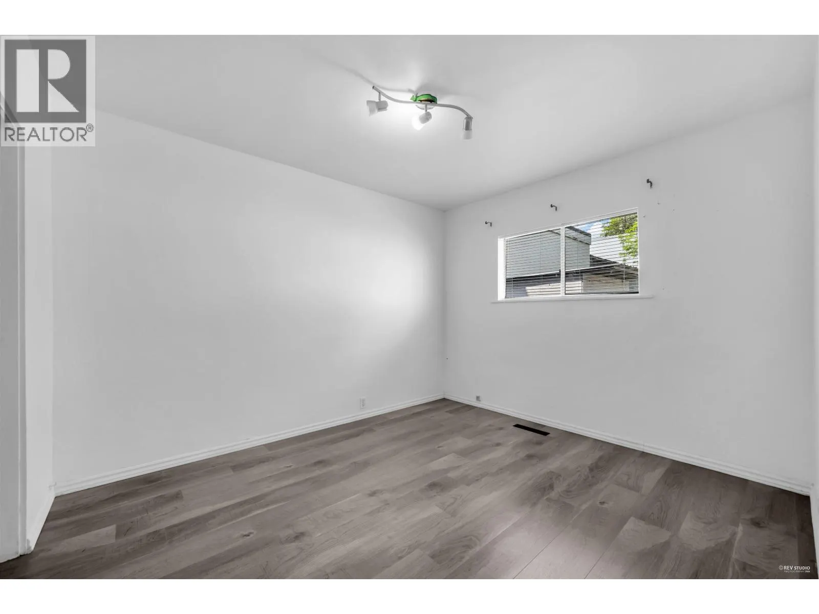 4021 GRAVELEY STREET