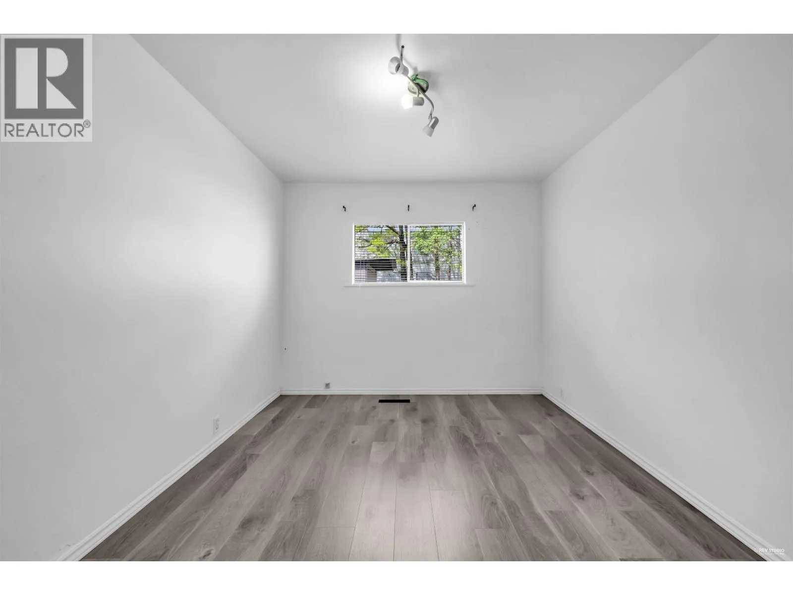 4021 GRAVELEY STREET