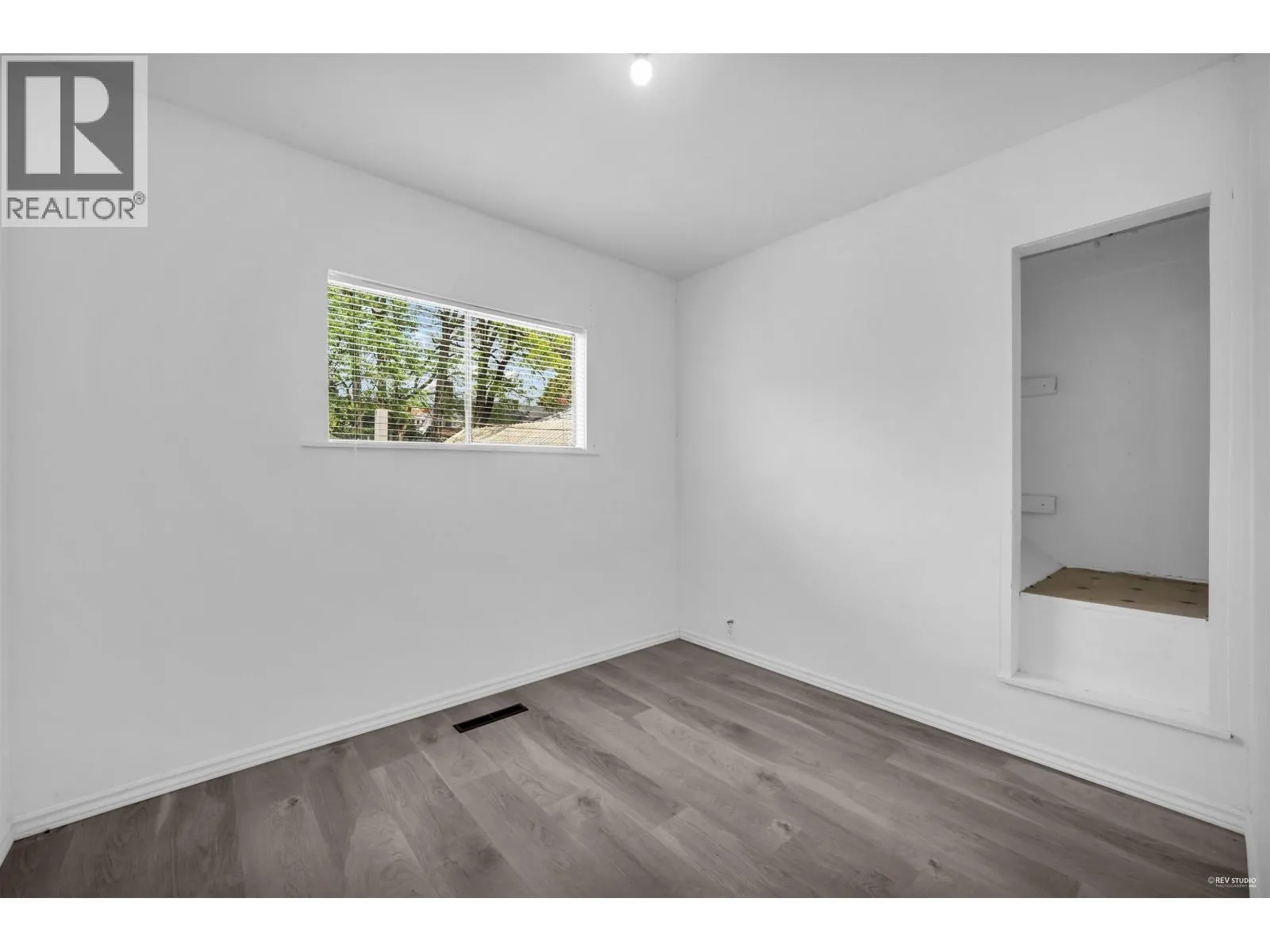 4021 GRAVELEY STREET