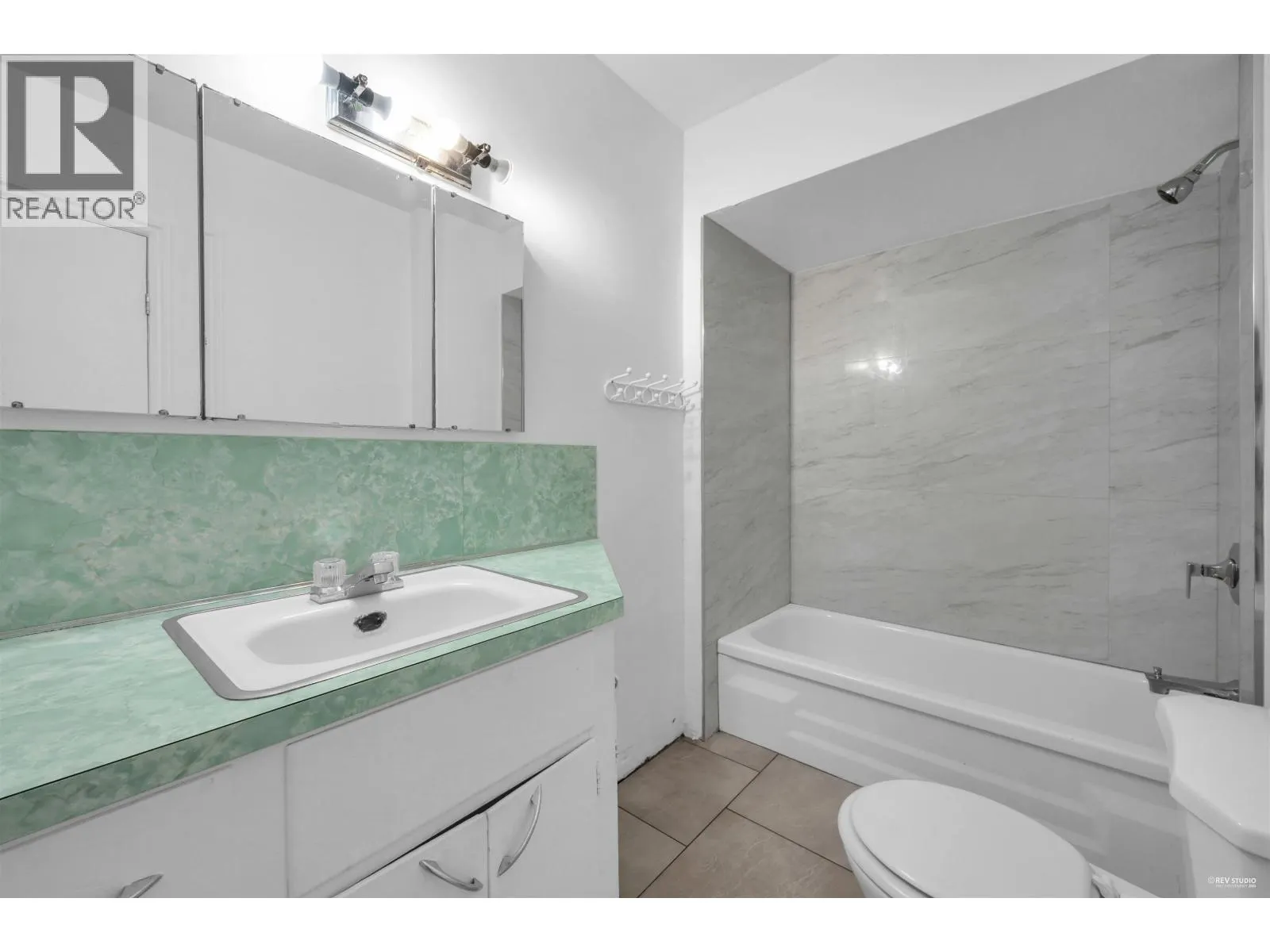 4021 GRAVELEY STREET