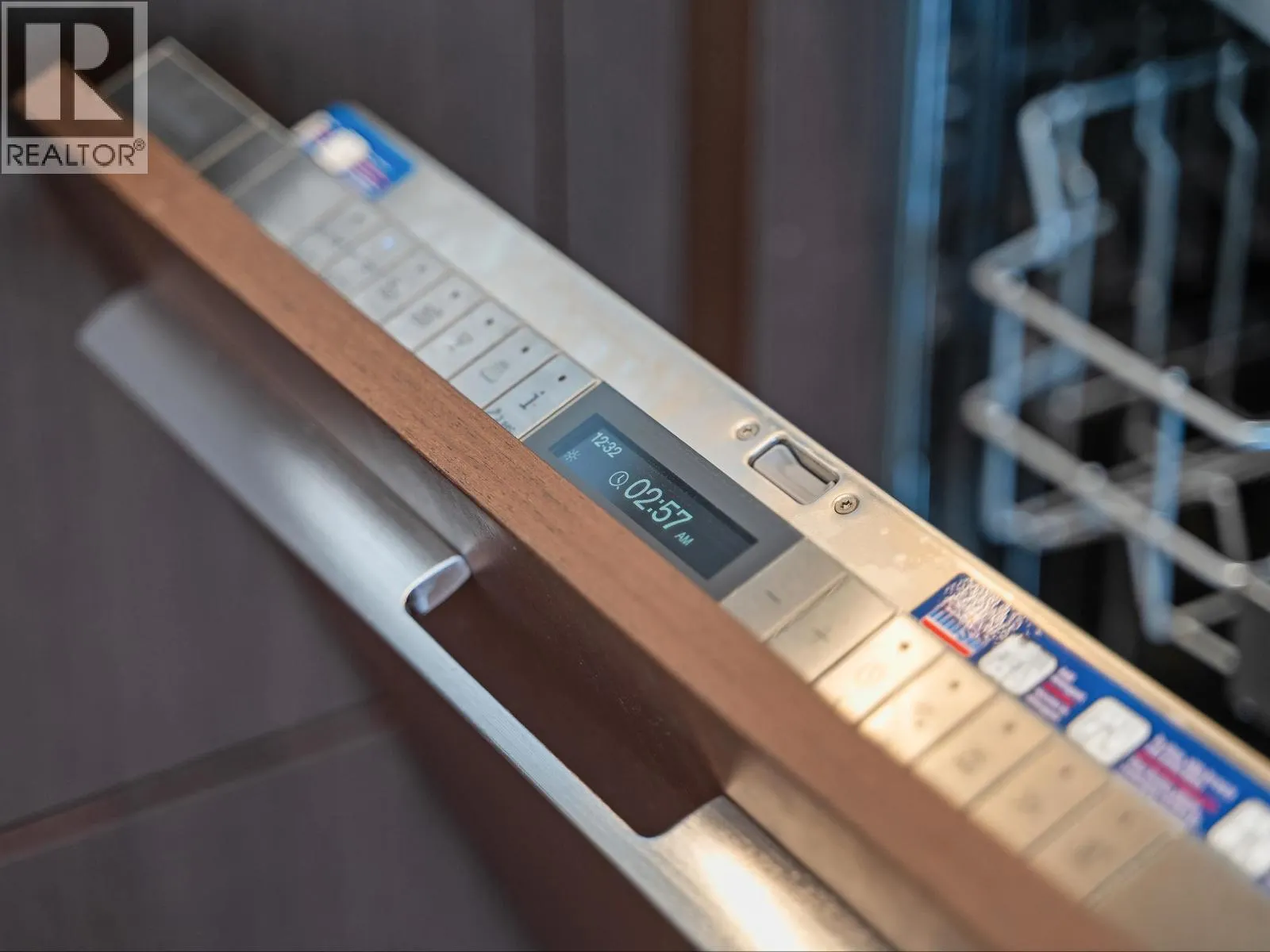 2004 1632 LIONS GATE LANE