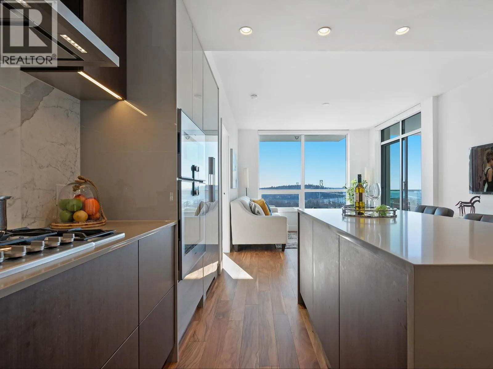 2004 1632 LIONS GATE LANE