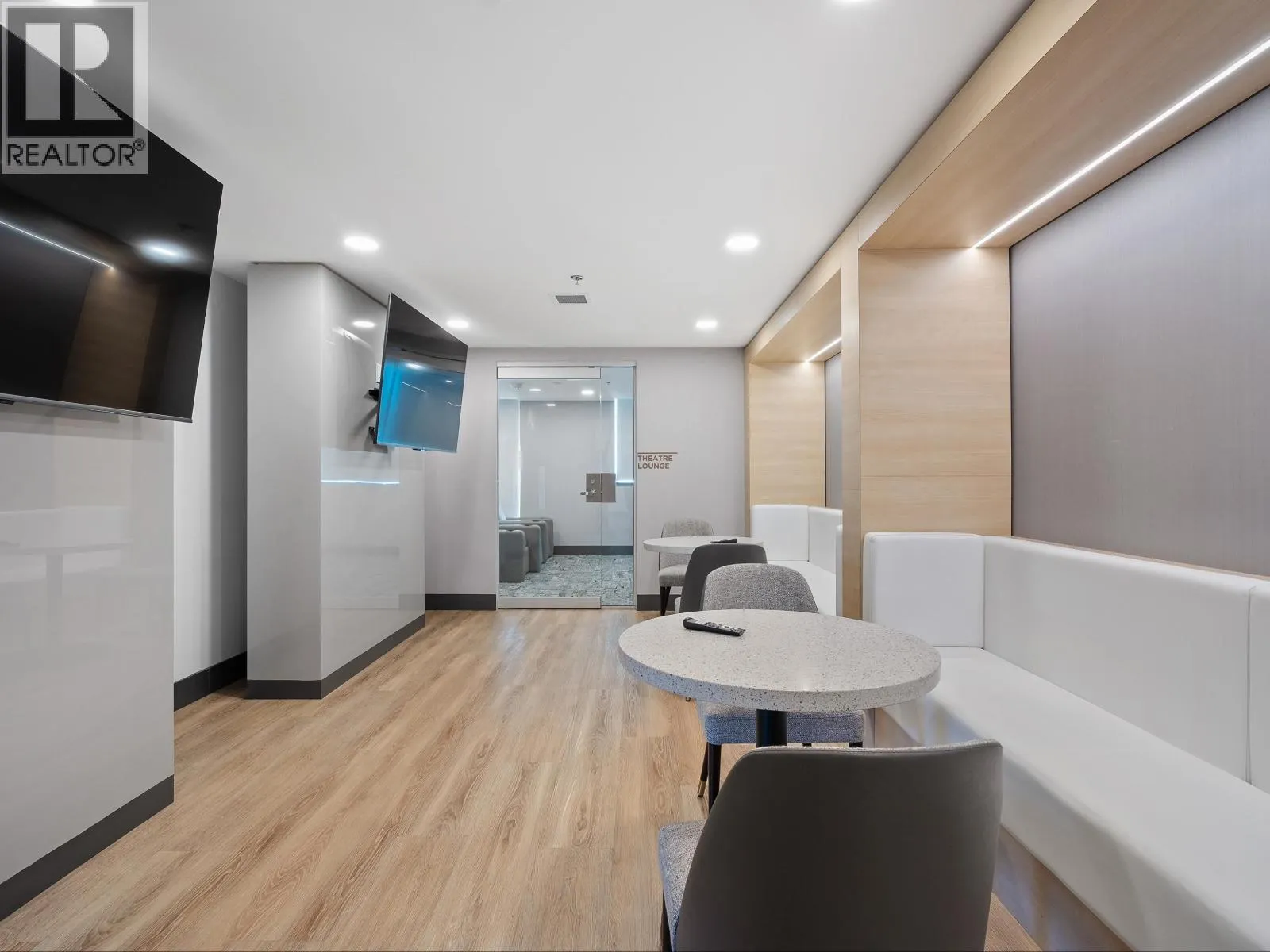 2004 1632 LIONS GATE LANE