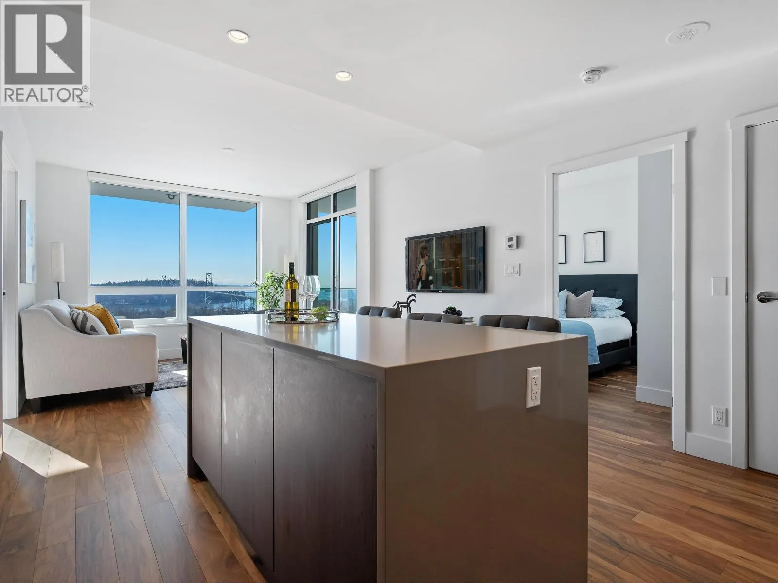 2004 1632 LIONS GATE LANE