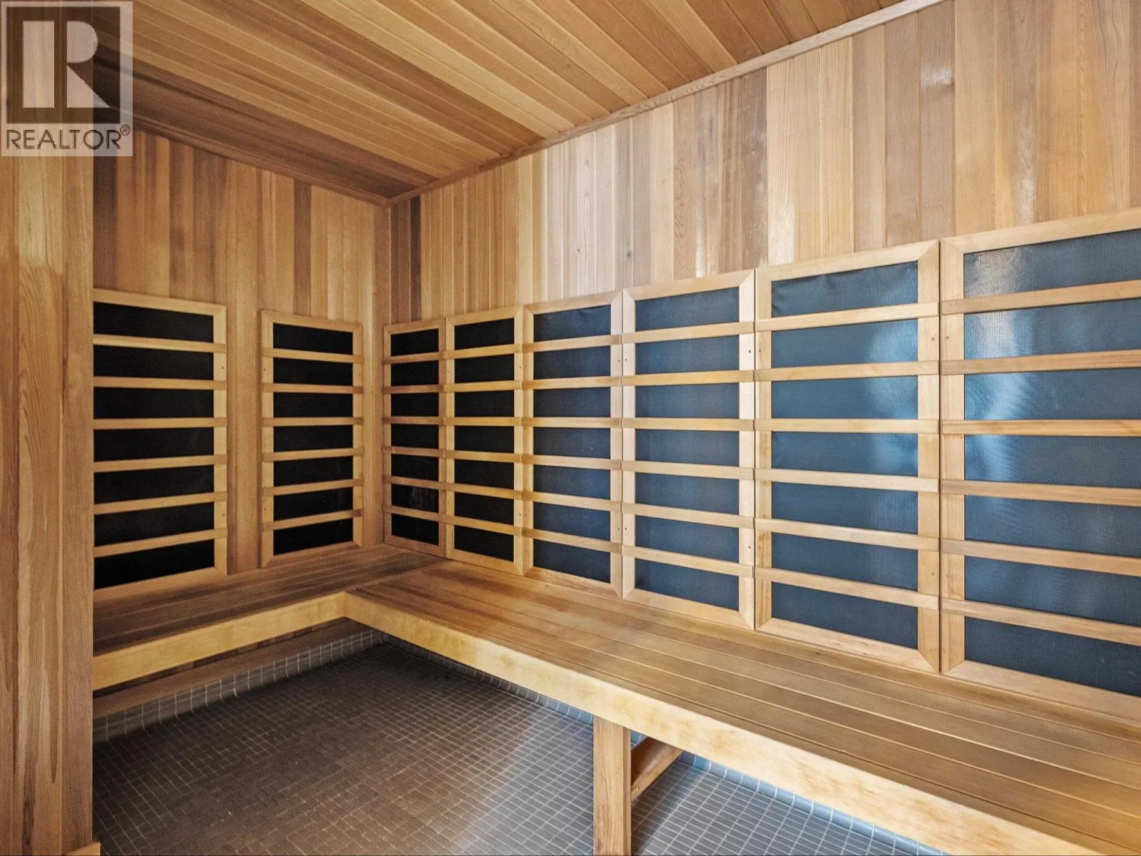 2004 1632 LIONS GATE LANE