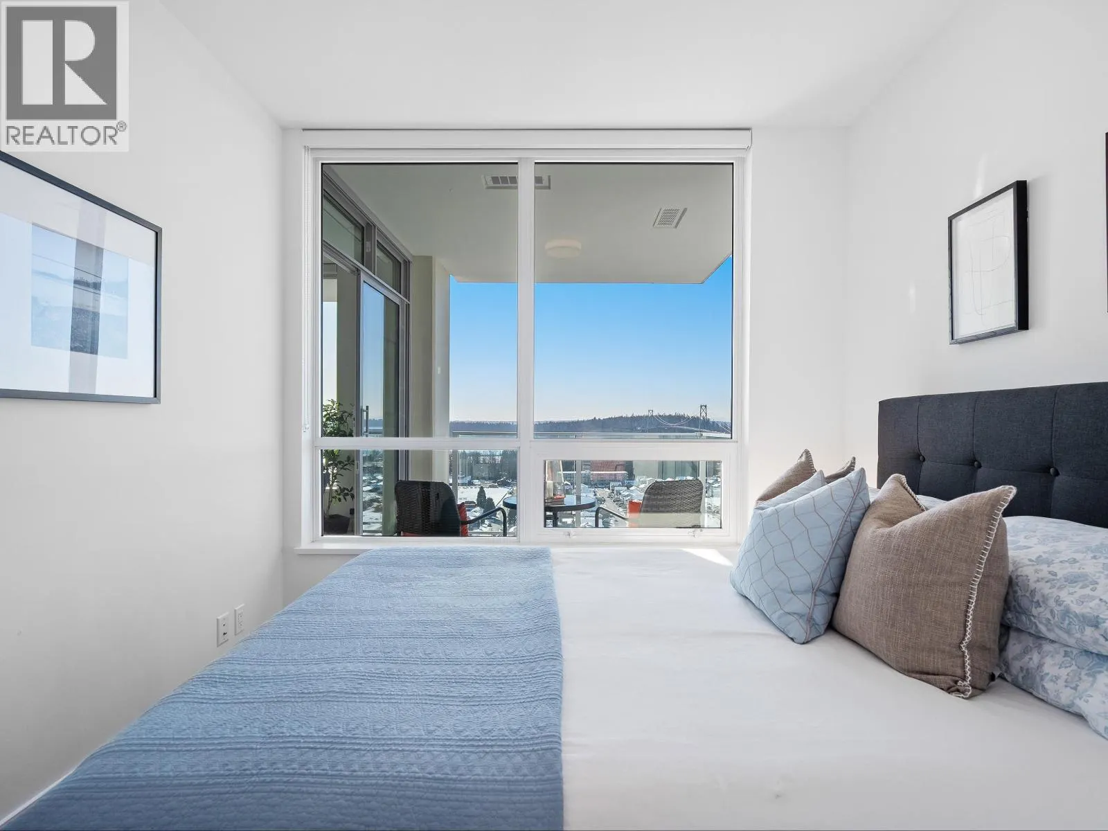 2004 1632 LIONS GATE LANE