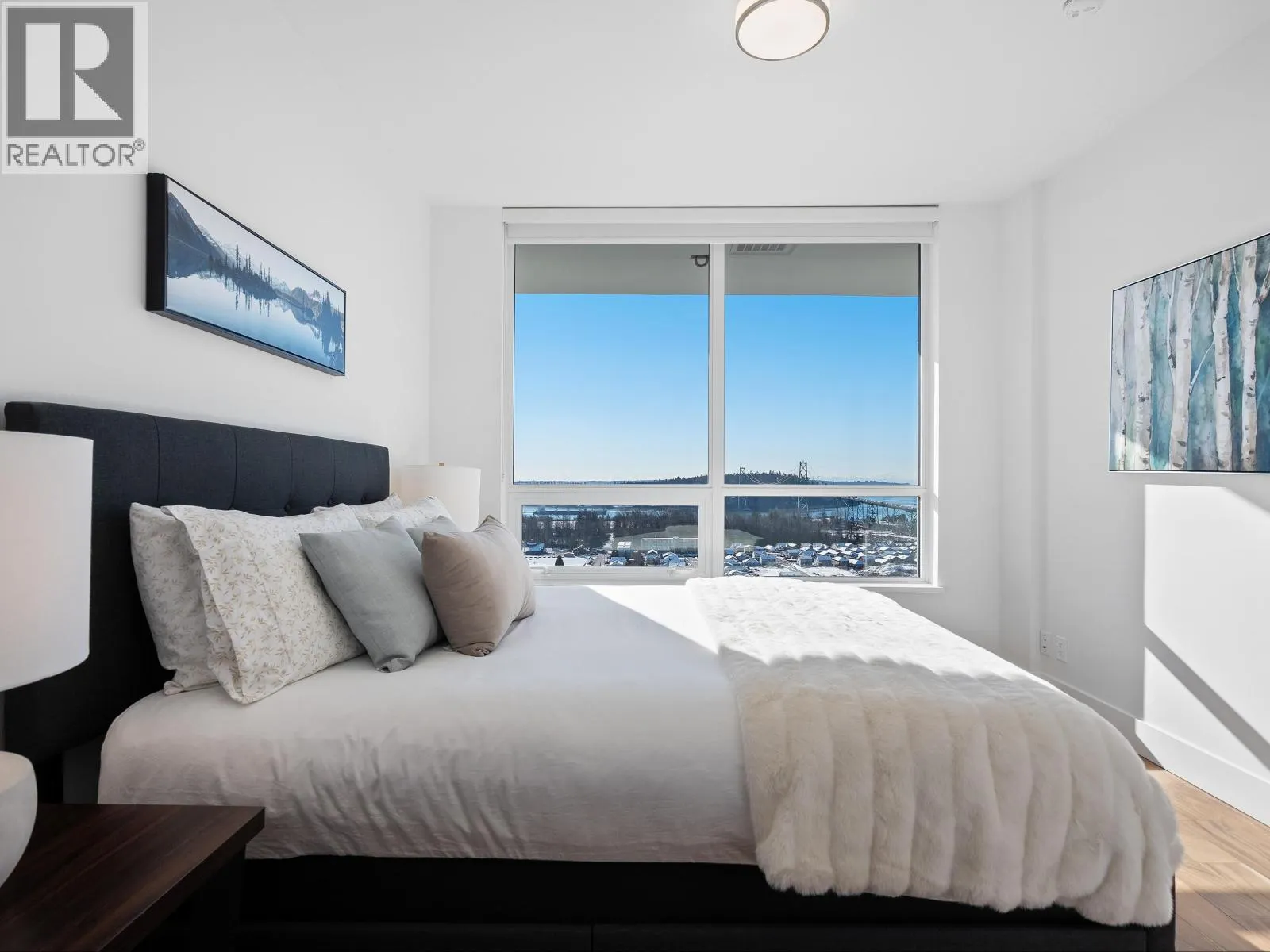 2004 1632 LIONS GATE LANE