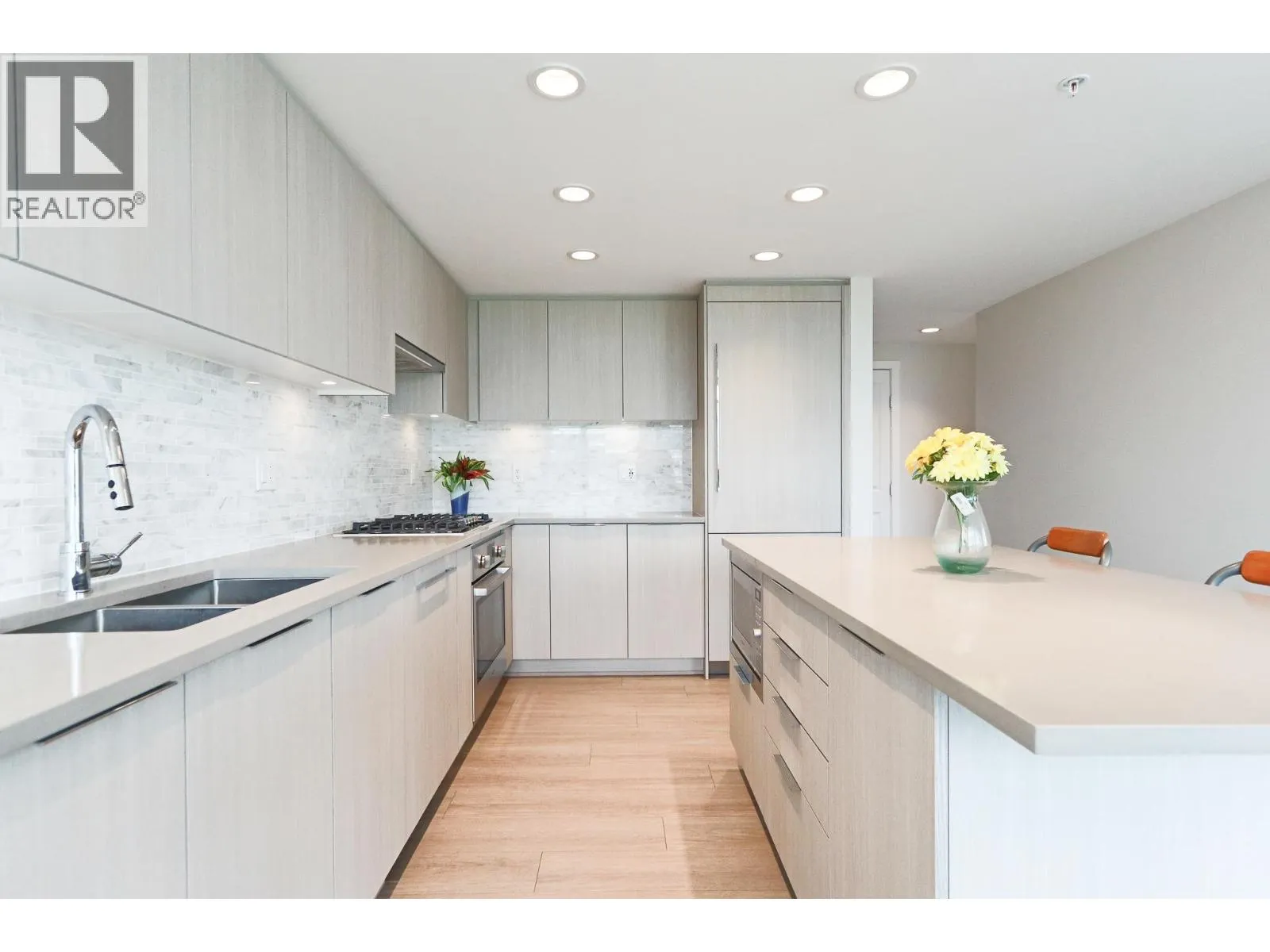 2001 1182 WESTWOOD STREET