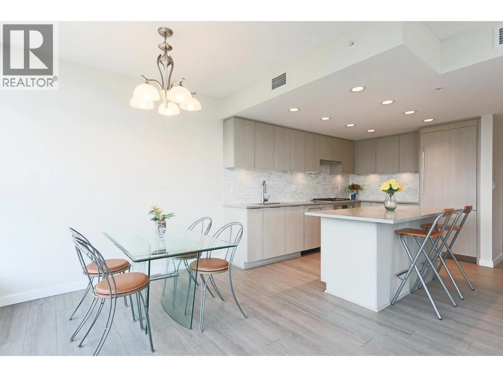 2001 1182 WESTWOOD STREET