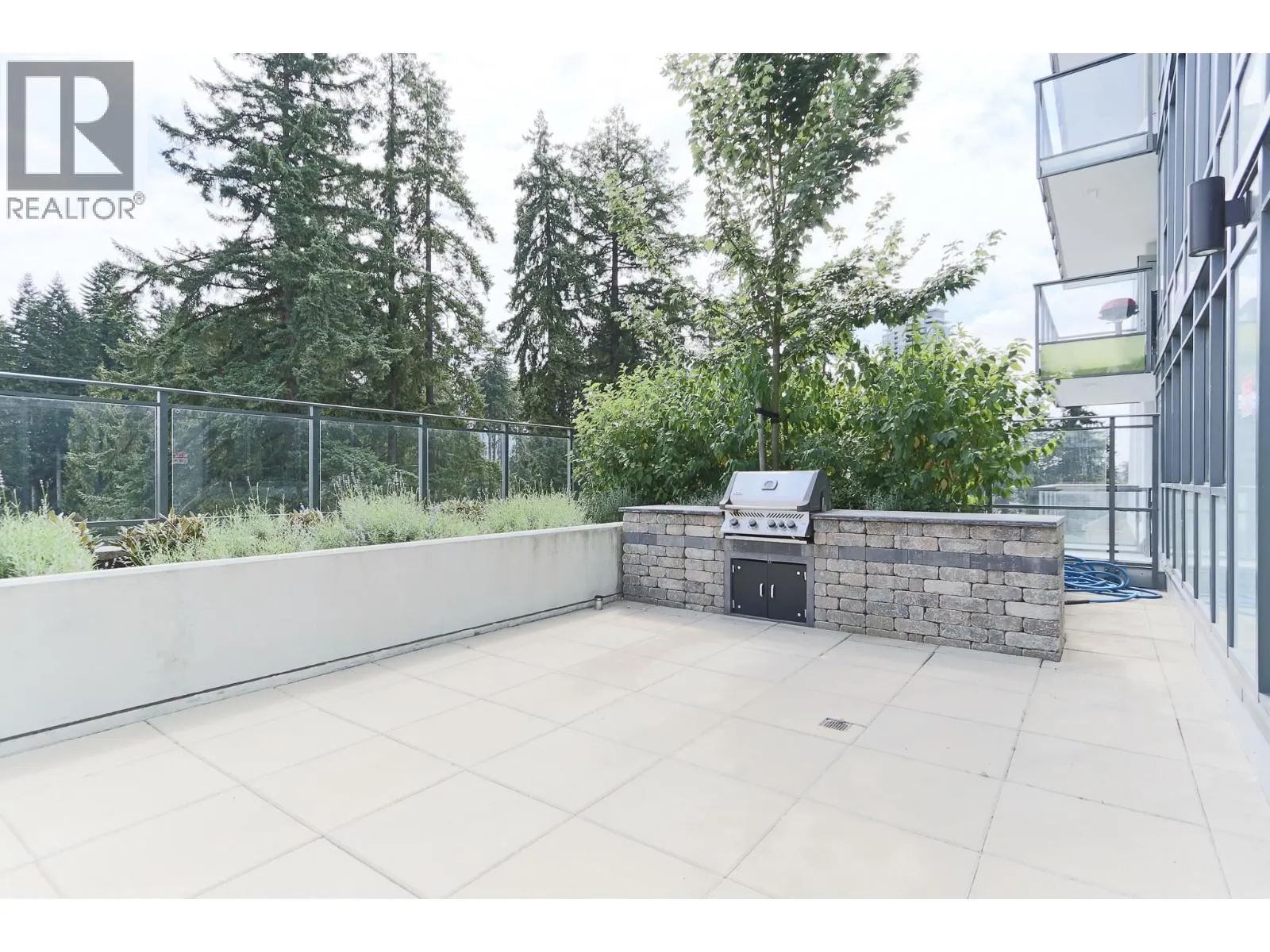 2001 1182 WESTWOOD STREET