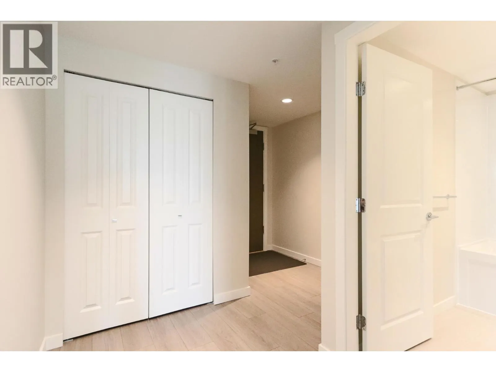 2001 1182 WESTWOOD STREET