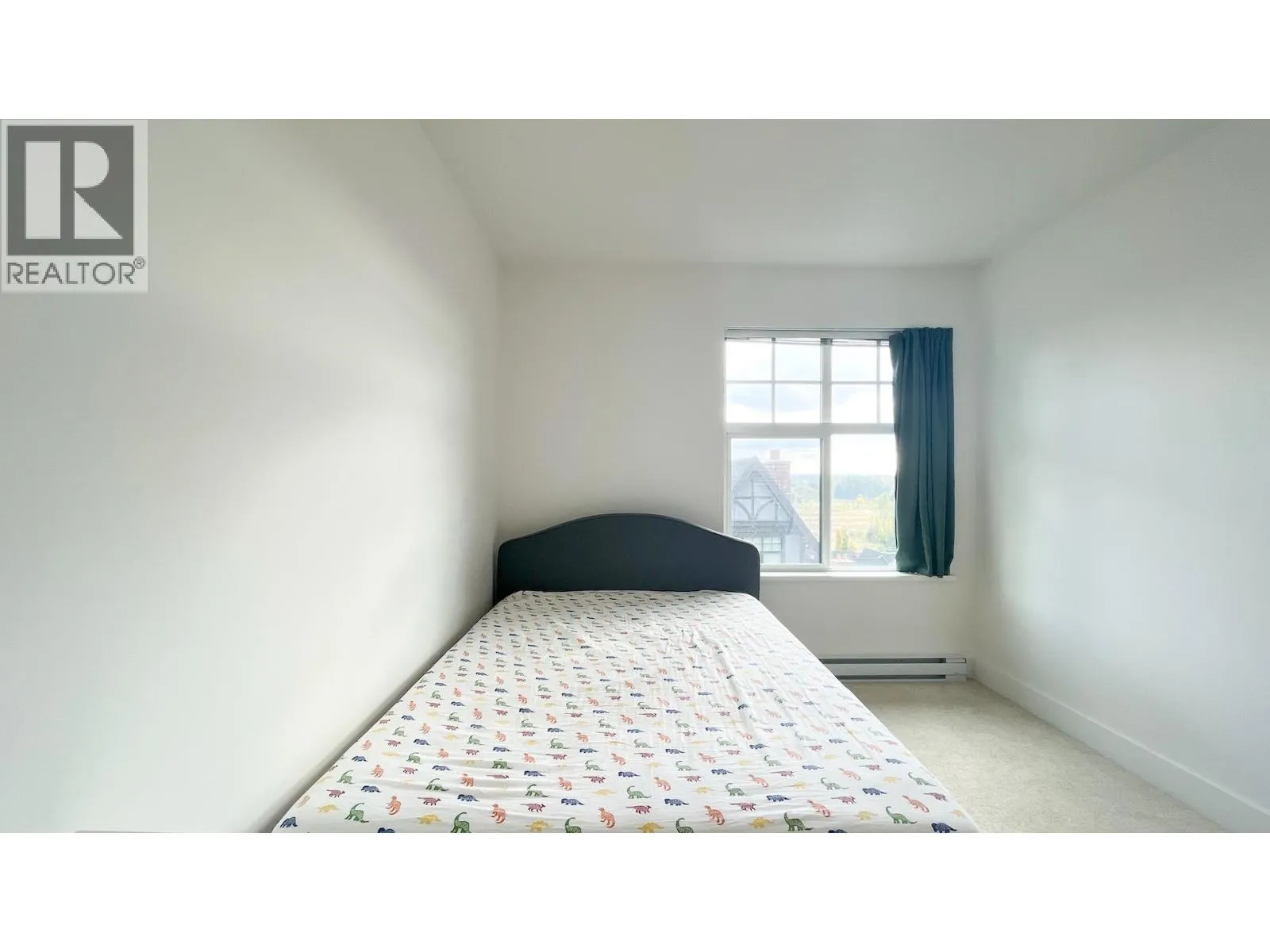 33 3552 VICTORIA DRIVE