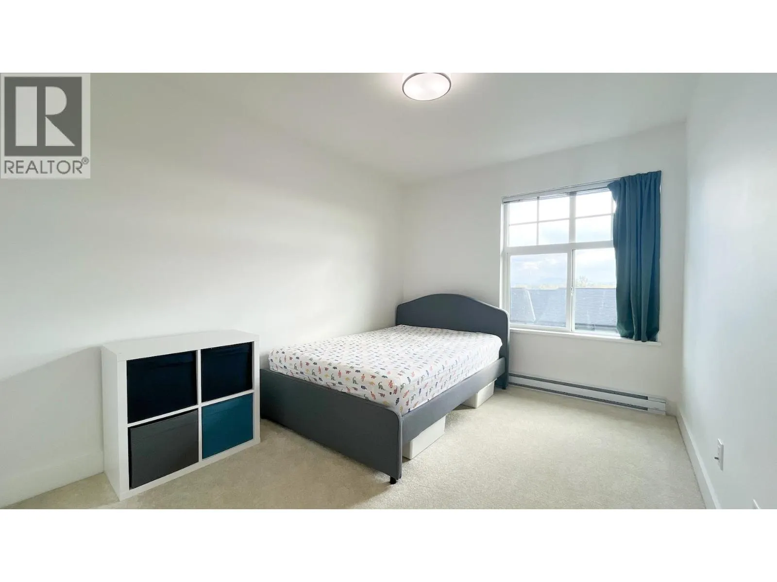 33 3552 VICTORIA DRIVE