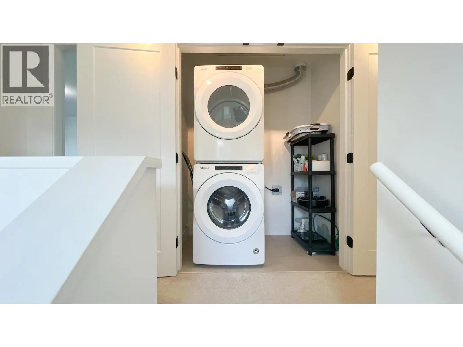 33 3552 VICTORIA DRIVE