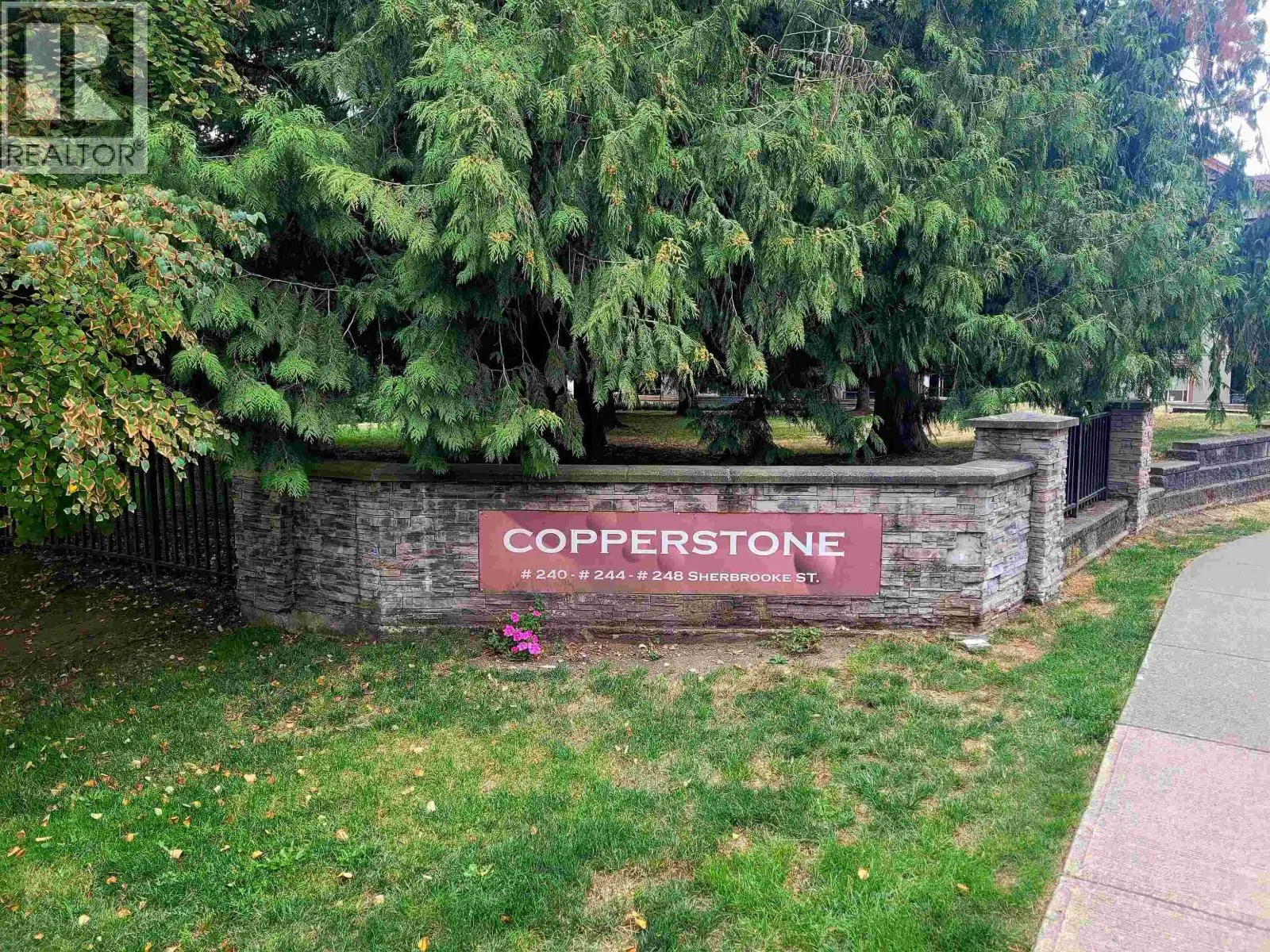 3219 240 SHERBROOKE STREET