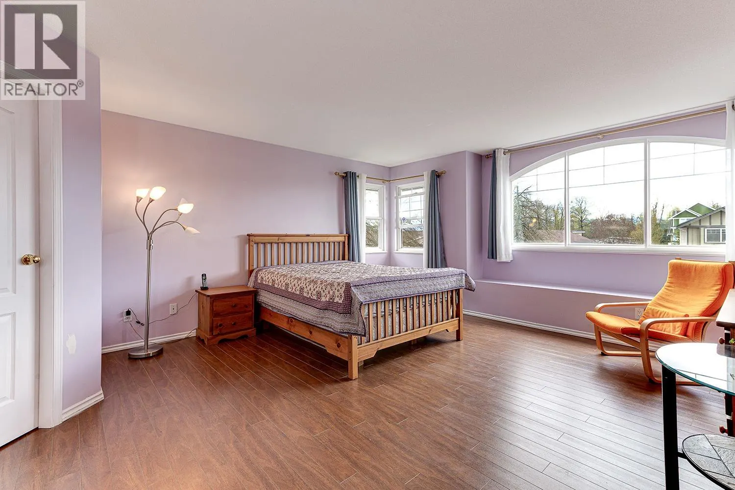 1077 RIVERSIDE DRIVE