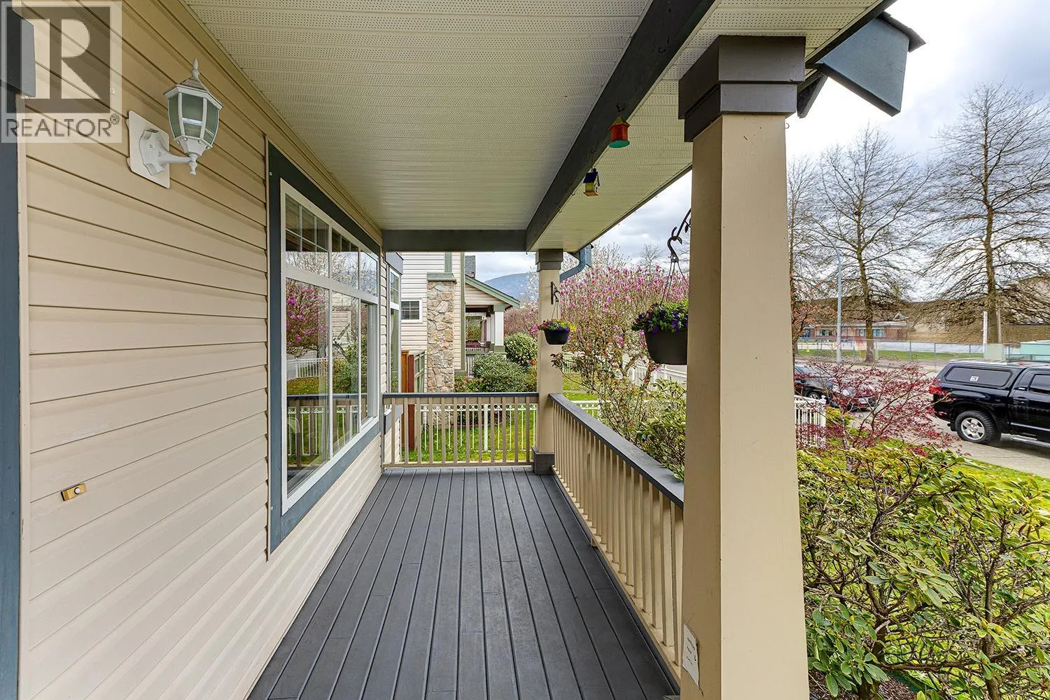 1077 RIVERSIDE DRIVE