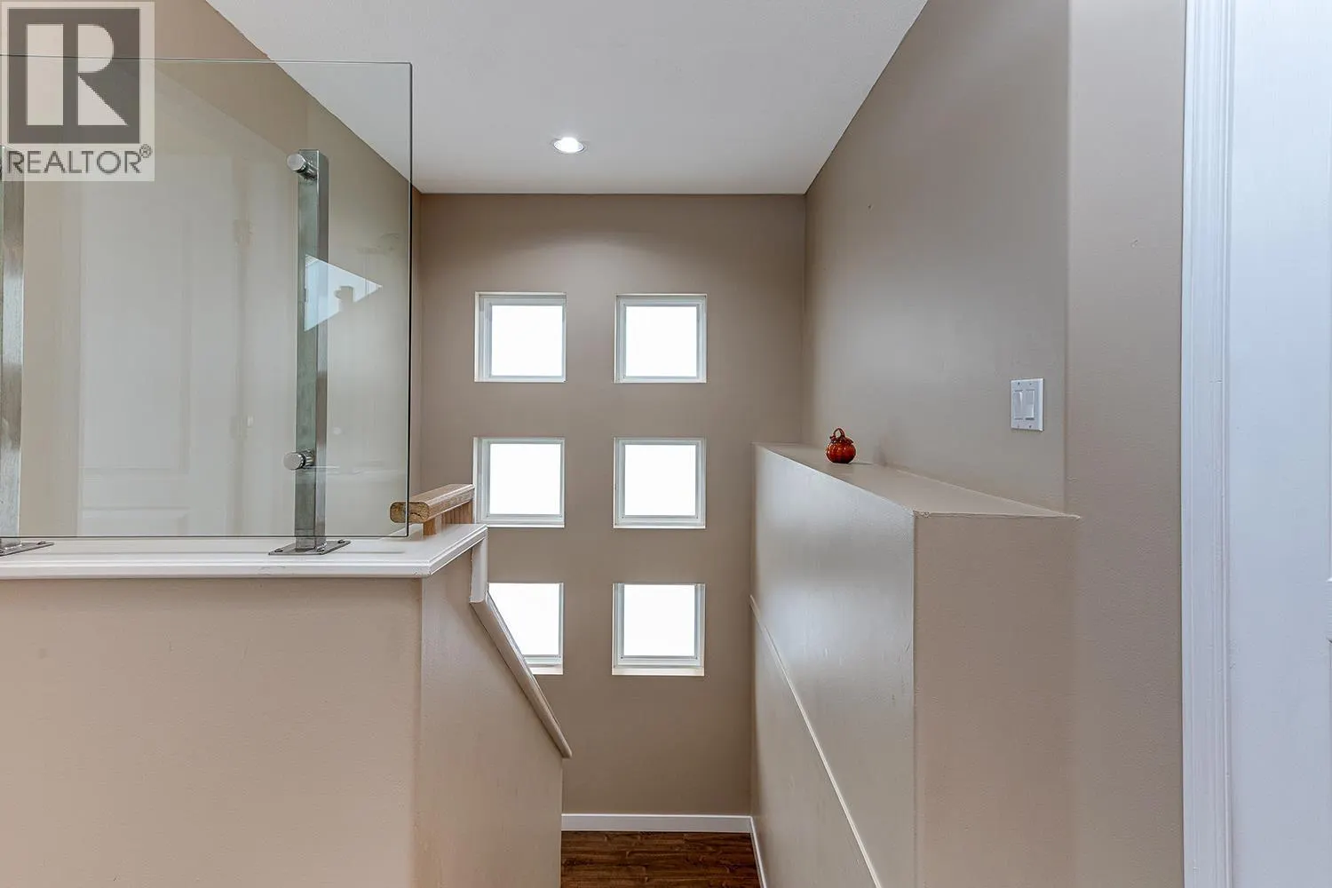 1077 RIVERSIDE DRIVE