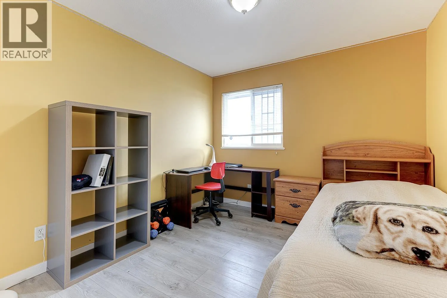 1077 RIVERSIDE DRIVE