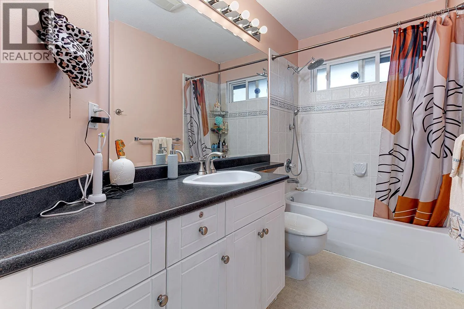 1077 RIVERSIDE DRIVE