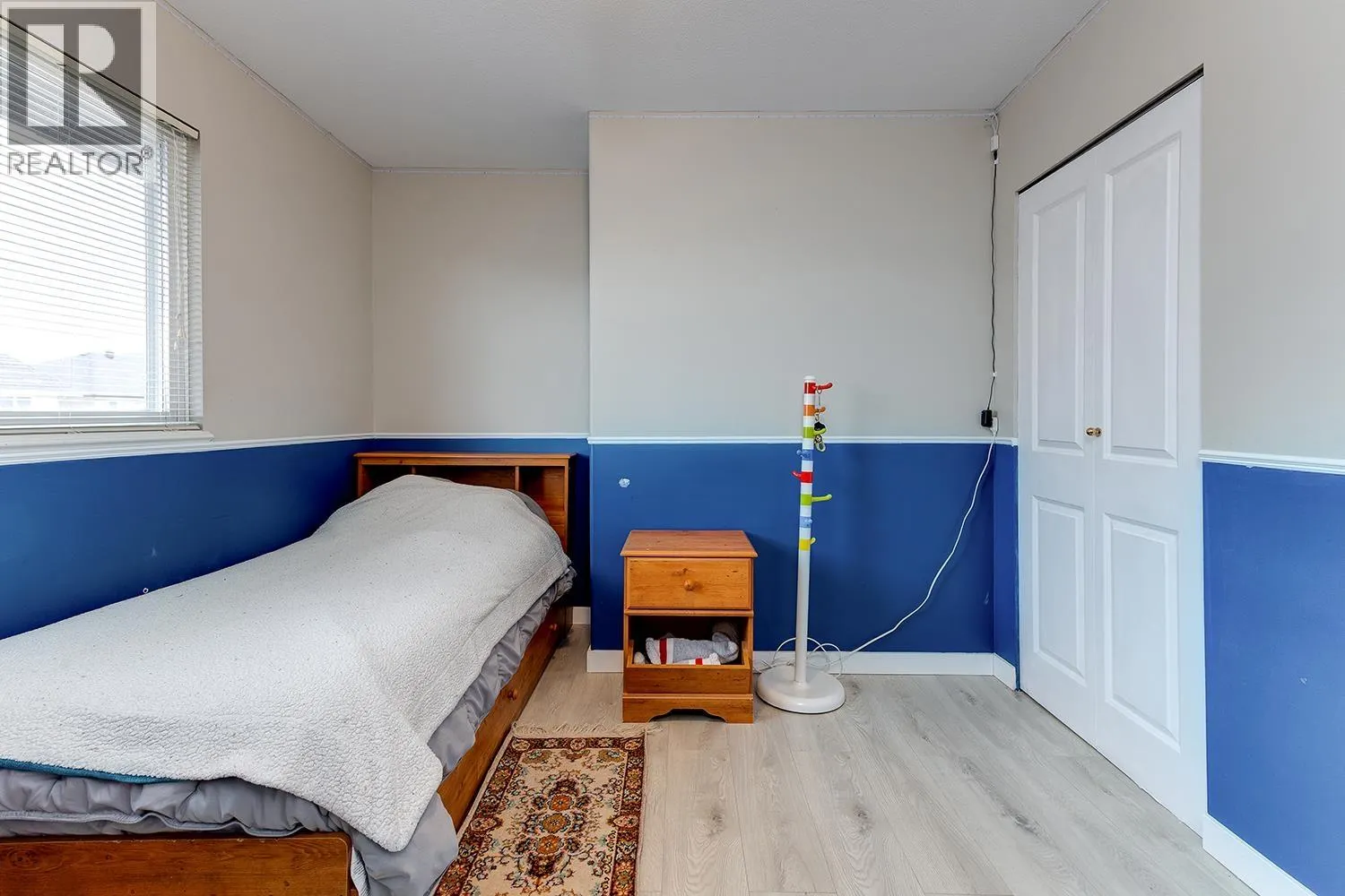 1077 RIVERSIDE DRIVE