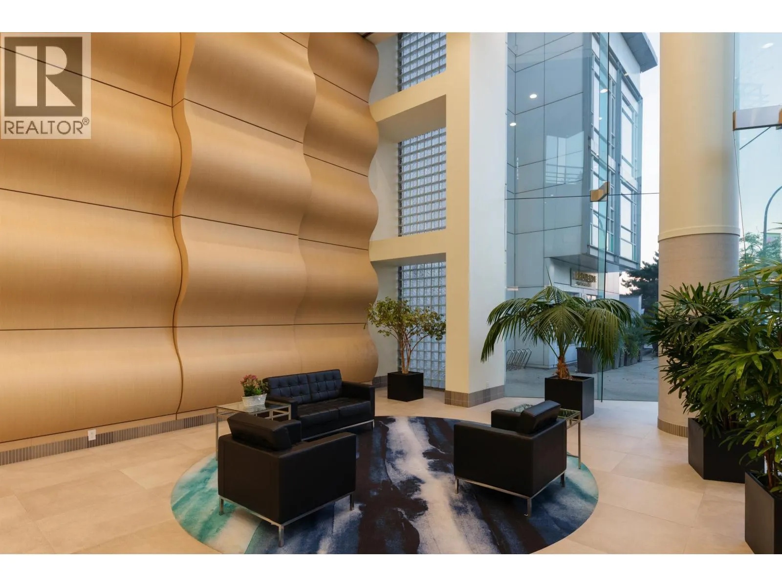 2305 1199 MARINASIDE CRESCENT