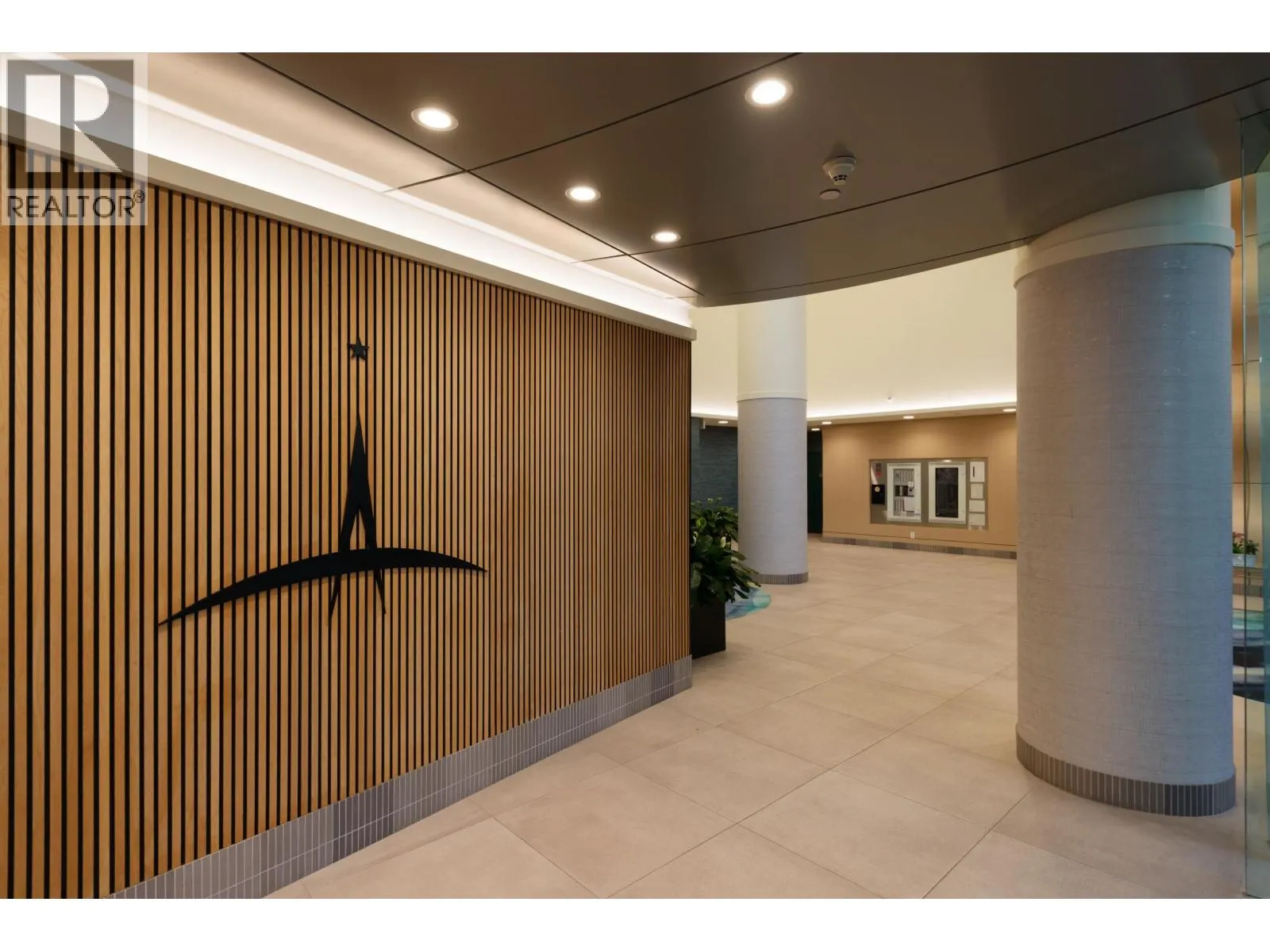 2305 1199 MARINASIDE CRESCENT