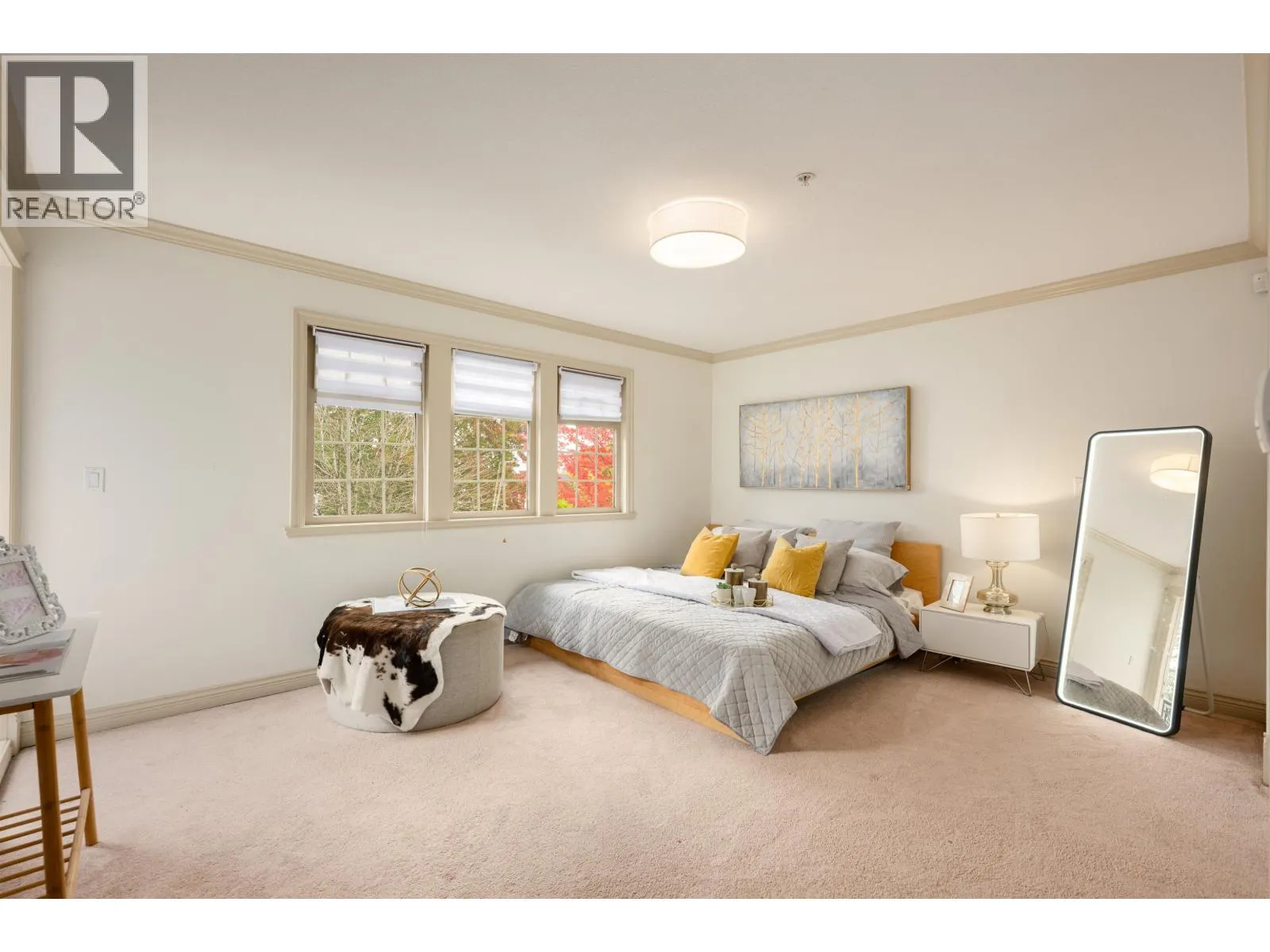 7949 MONTCALM STREET