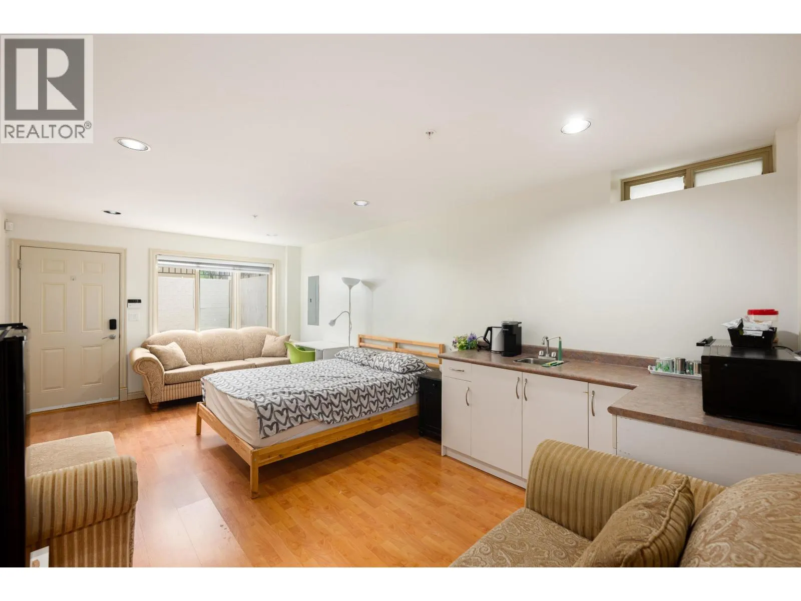 7949 MONTCALM STREET