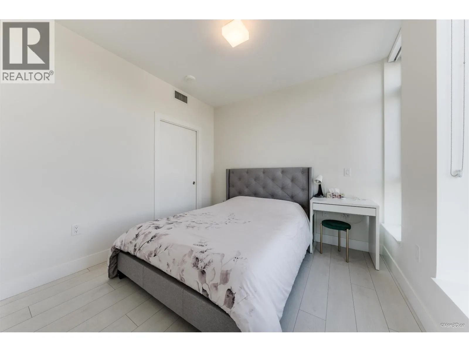 906 3438 SAWMILL CRESCENT