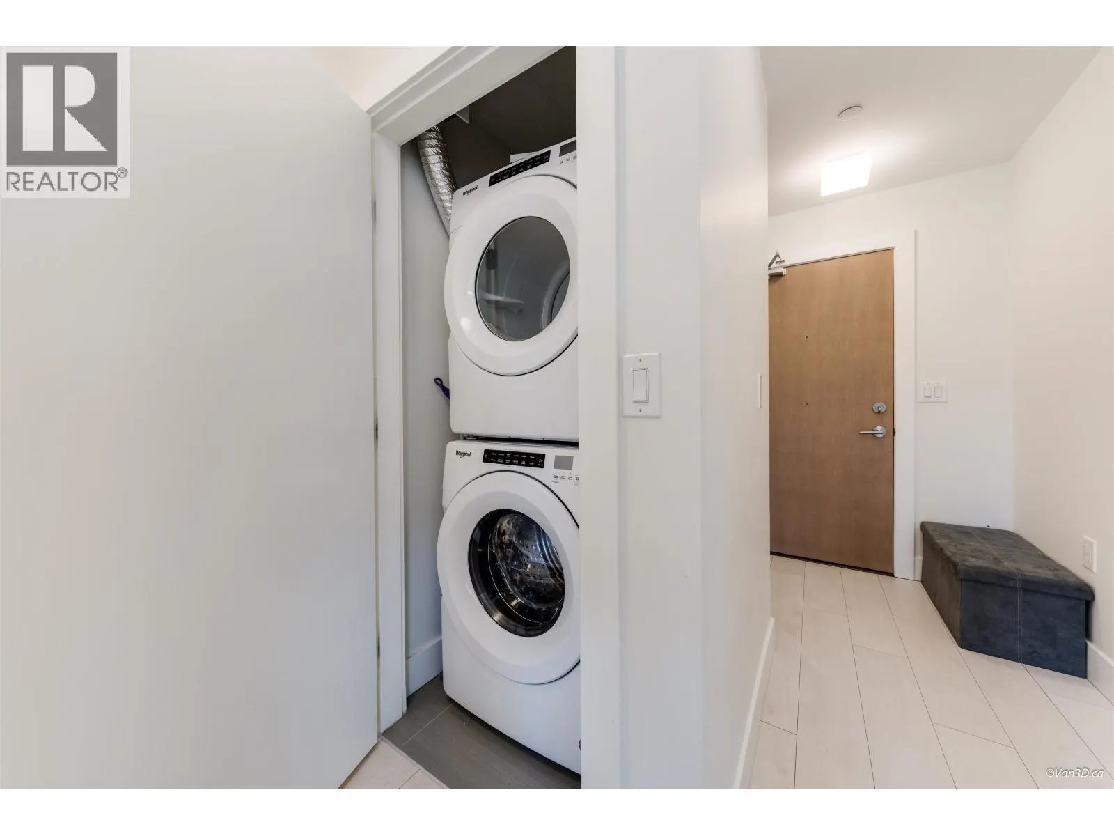 906 3438 SAWMILL CRESCENT