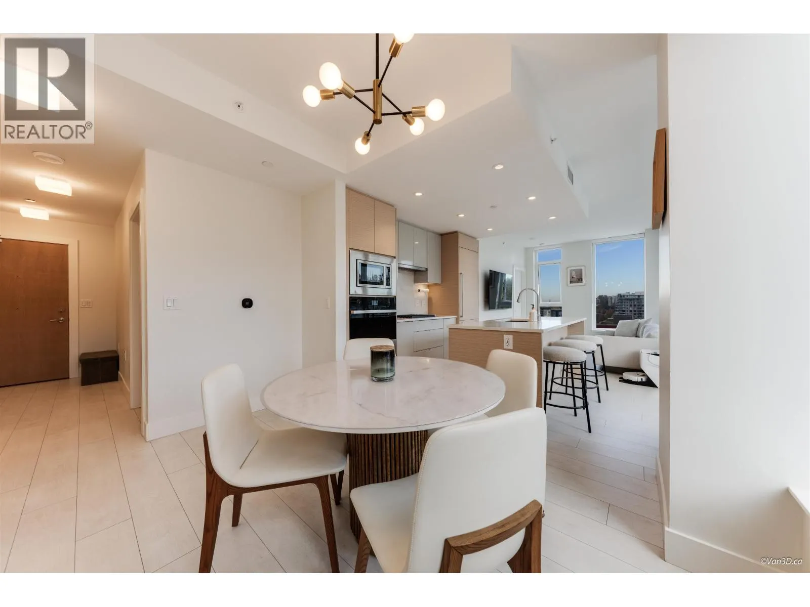 906 3438 SAWMILL CRESCENT