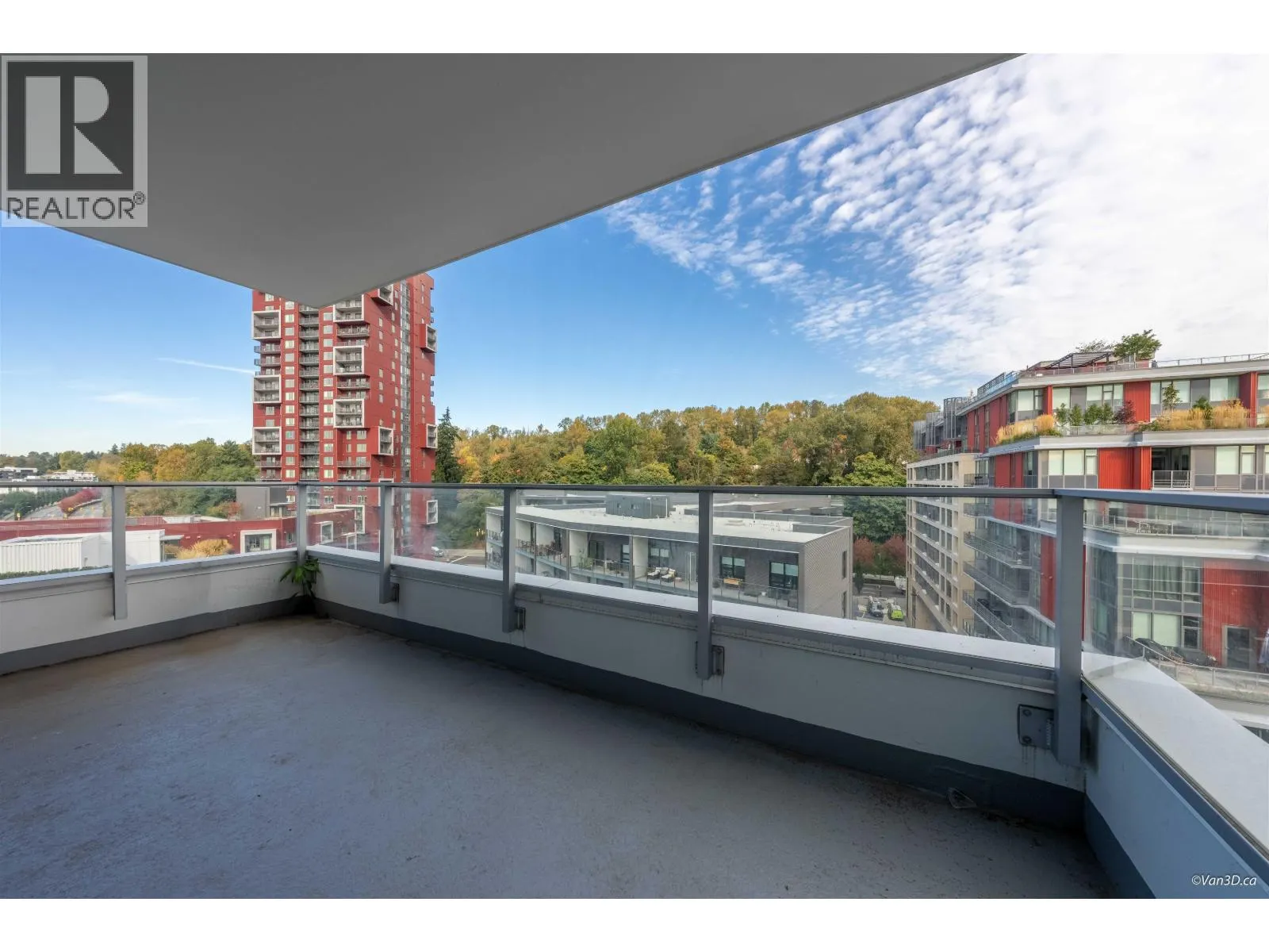 906 3438 SAWMILL CRESCENT