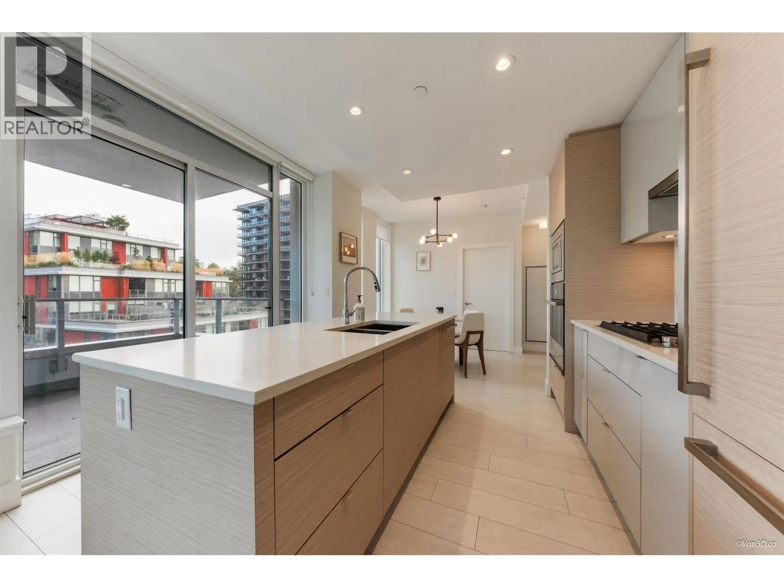 906 3438 SAWMILL CRESCENT