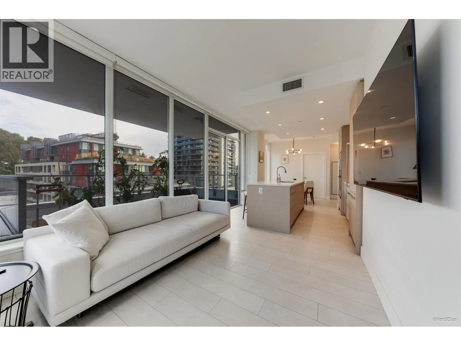 906 3438 SAWMILL CRESCENT