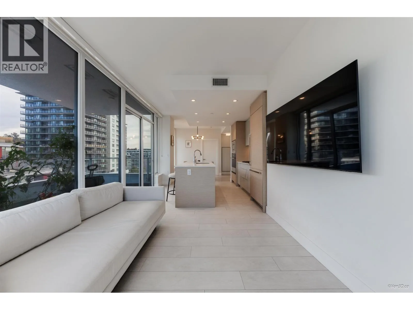 906 3438 SAWMILL CRESCENT