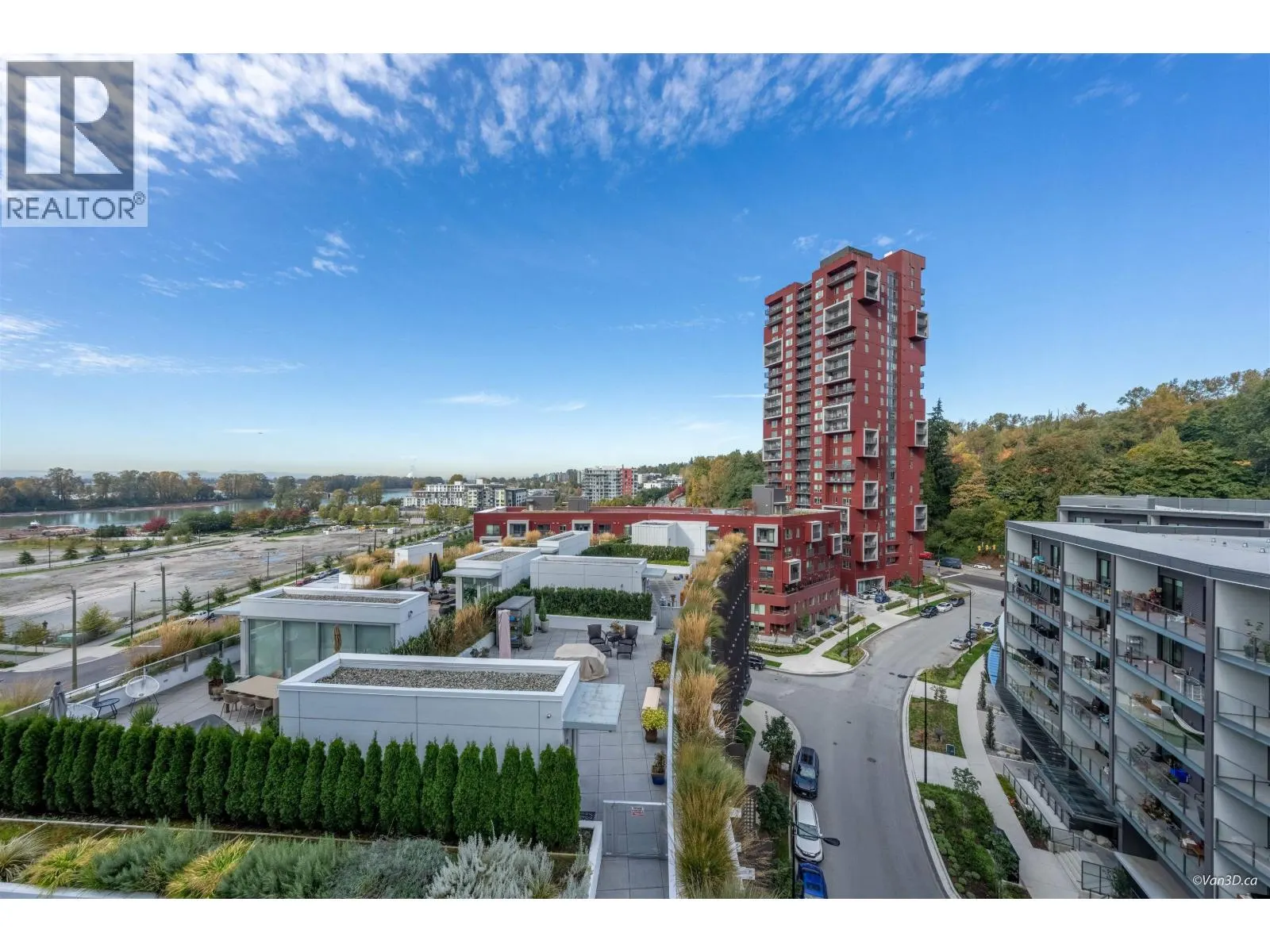 906 3438 SAWMILL CRESCENT