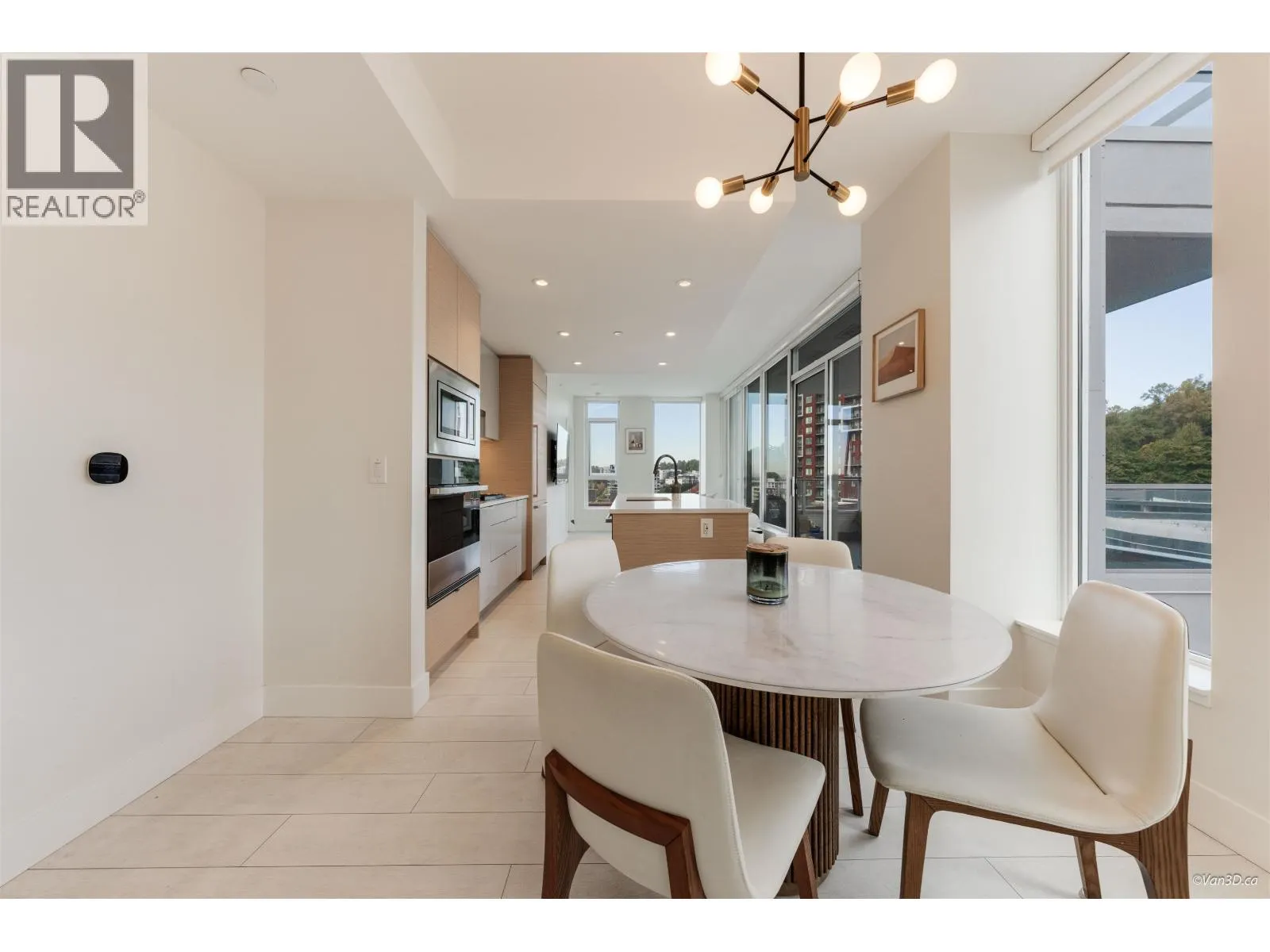 906 3438 SAWMILL CRESCENT